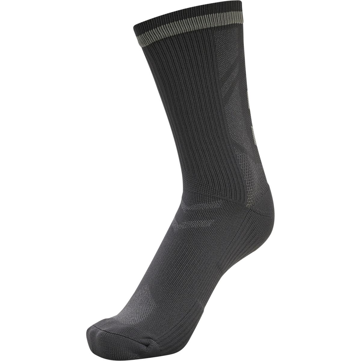 product/h/u/hummel_211149-2135_black_2.jpg