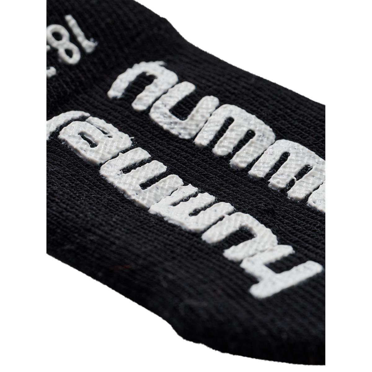 product/h/u/hummel_234047-2001_black_2.jpg