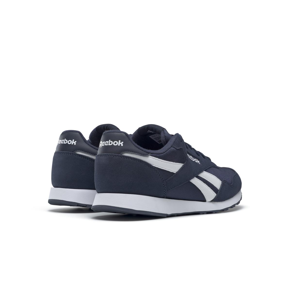 product/r/e/reebok-classics_bs7967_6_footwear_photography_back_lateral_top_view_white_000.jpg
