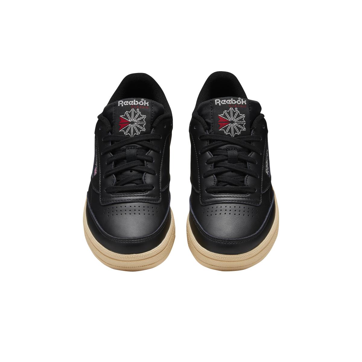 product/r/e/reebok-classics_dv7266_2_footwear_photography_top_portrait_view_white_000.jpg