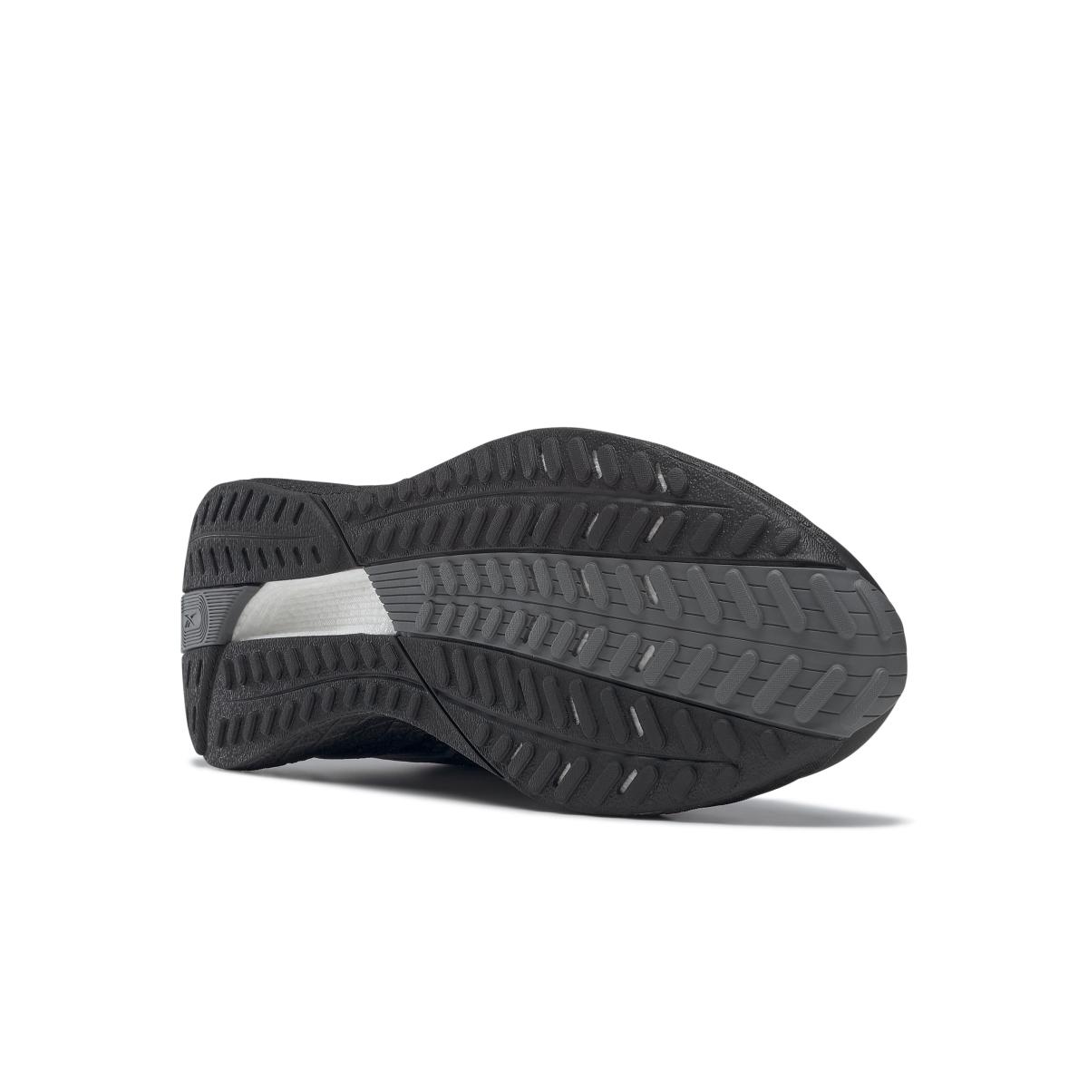 product/r/e/reebok_g58173_3_footwear_photography_bottom_view_white_000.jpg