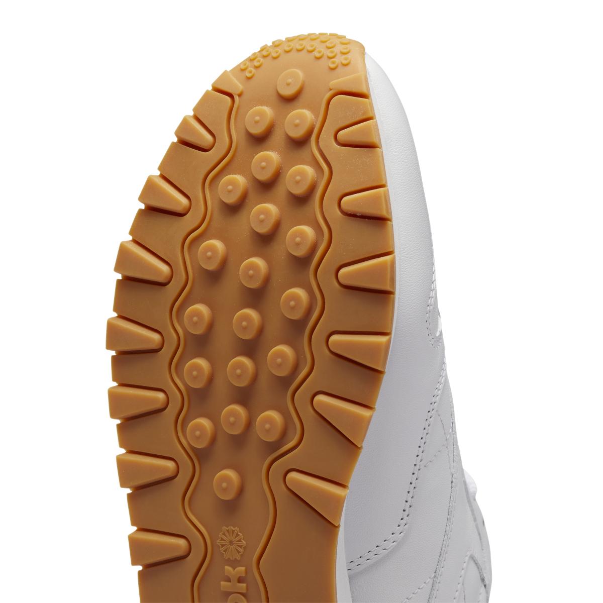 product/r/e/reebok_gy0952_9_footwear_photography_detail_view_3_white_000.jpg