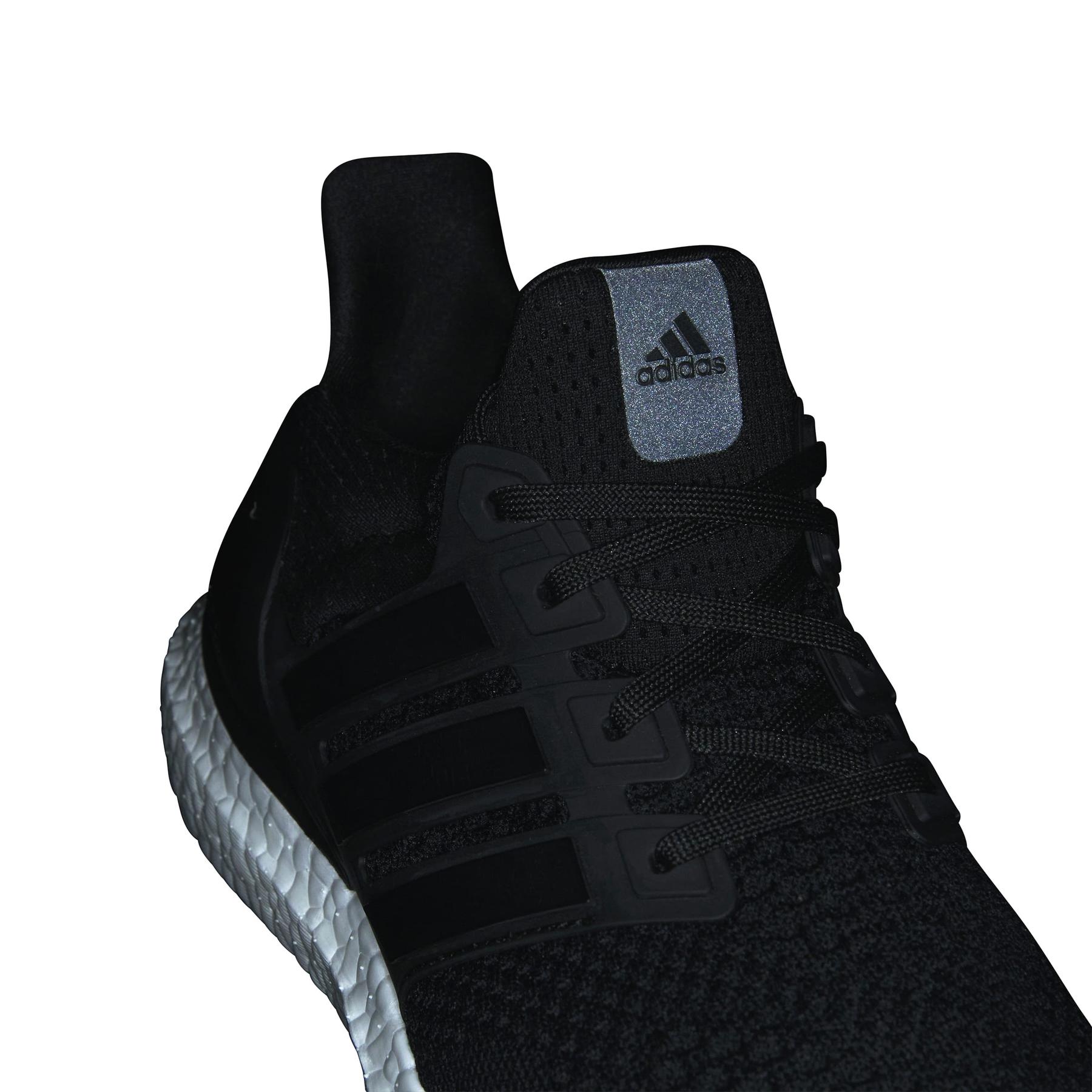 product/2/0/2025_08_adidas_hq4201_13_footwear_photography_reflective_detail_white.jpg