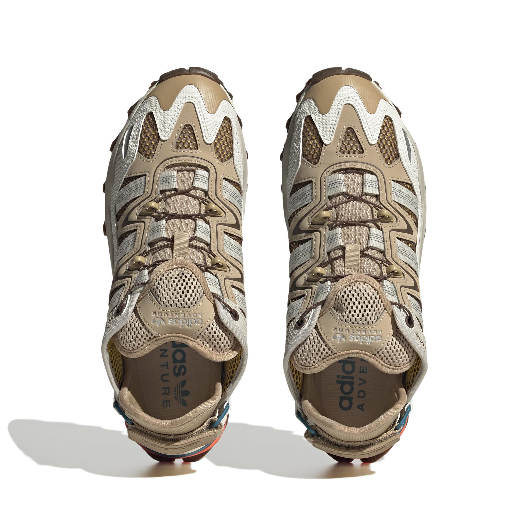 product/2/0/2025_08_adidas_hq9943_3_footwear_photography_top_portrait_view_white.jpg
