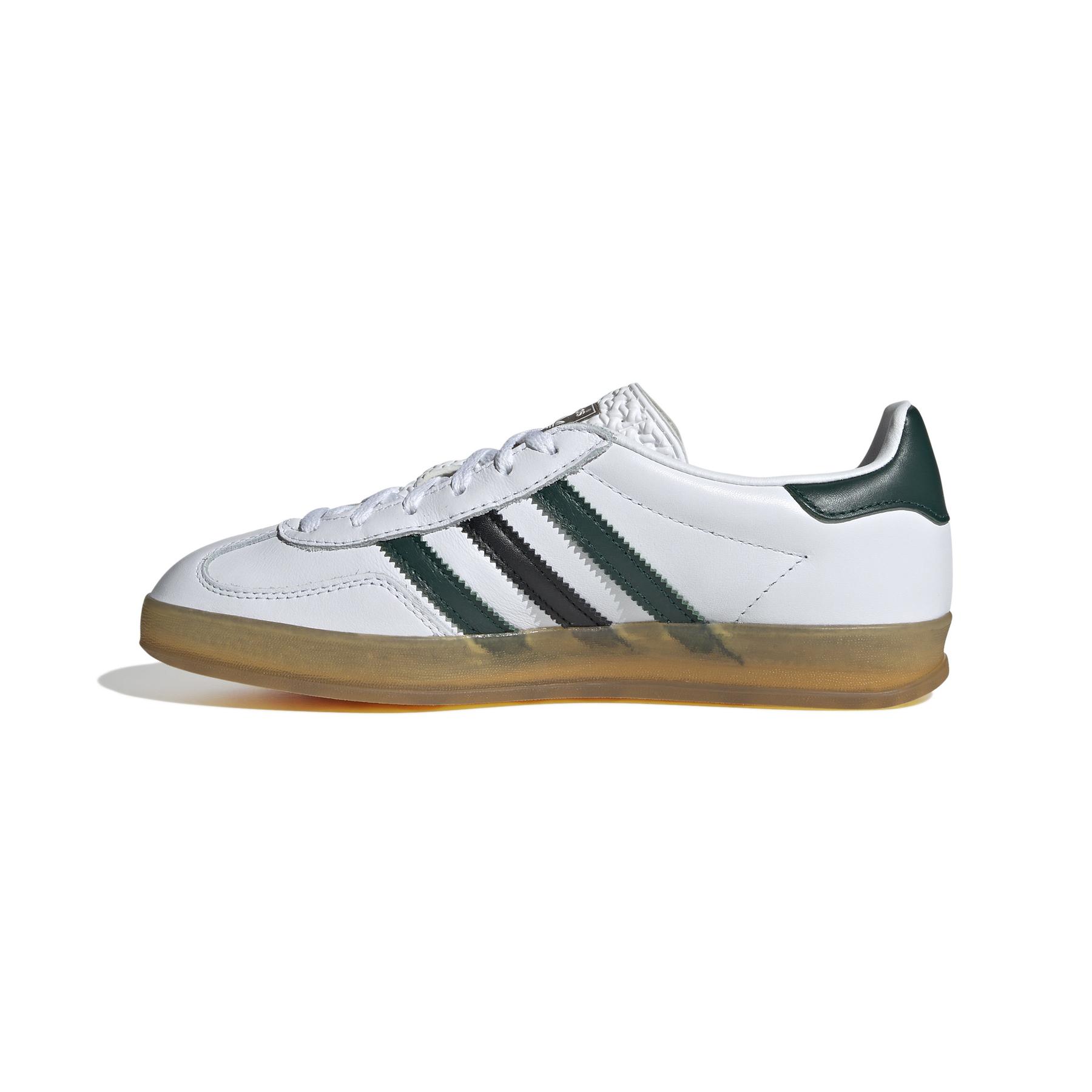 product/2/0/2025_08_adidas_ie2957_5_footwear_photography_side_medial_center_view_white.jpg