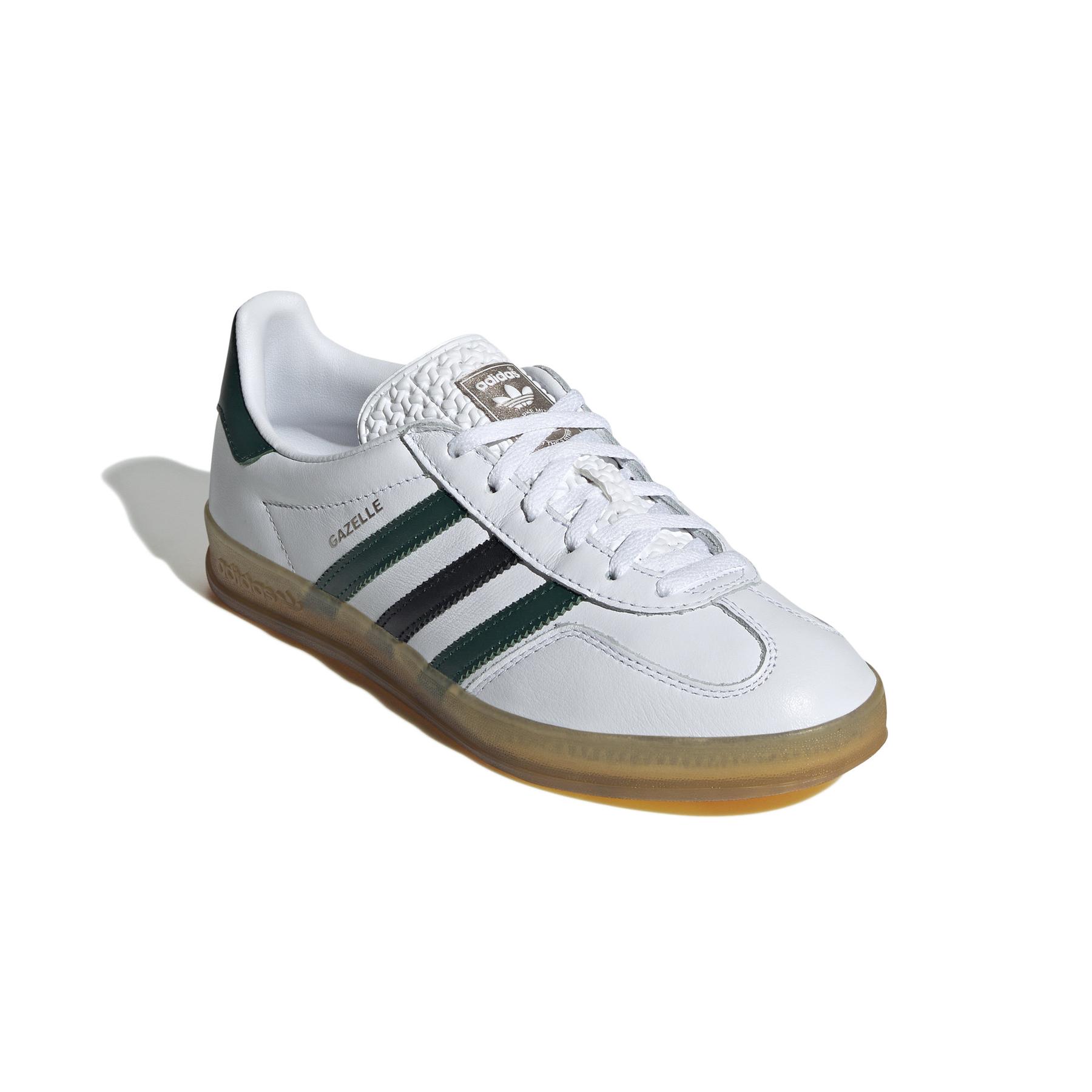 product/2/0/2025_08_adidas_ie2957_6_footwear_photography_front_lateral_top_view_white.jpg