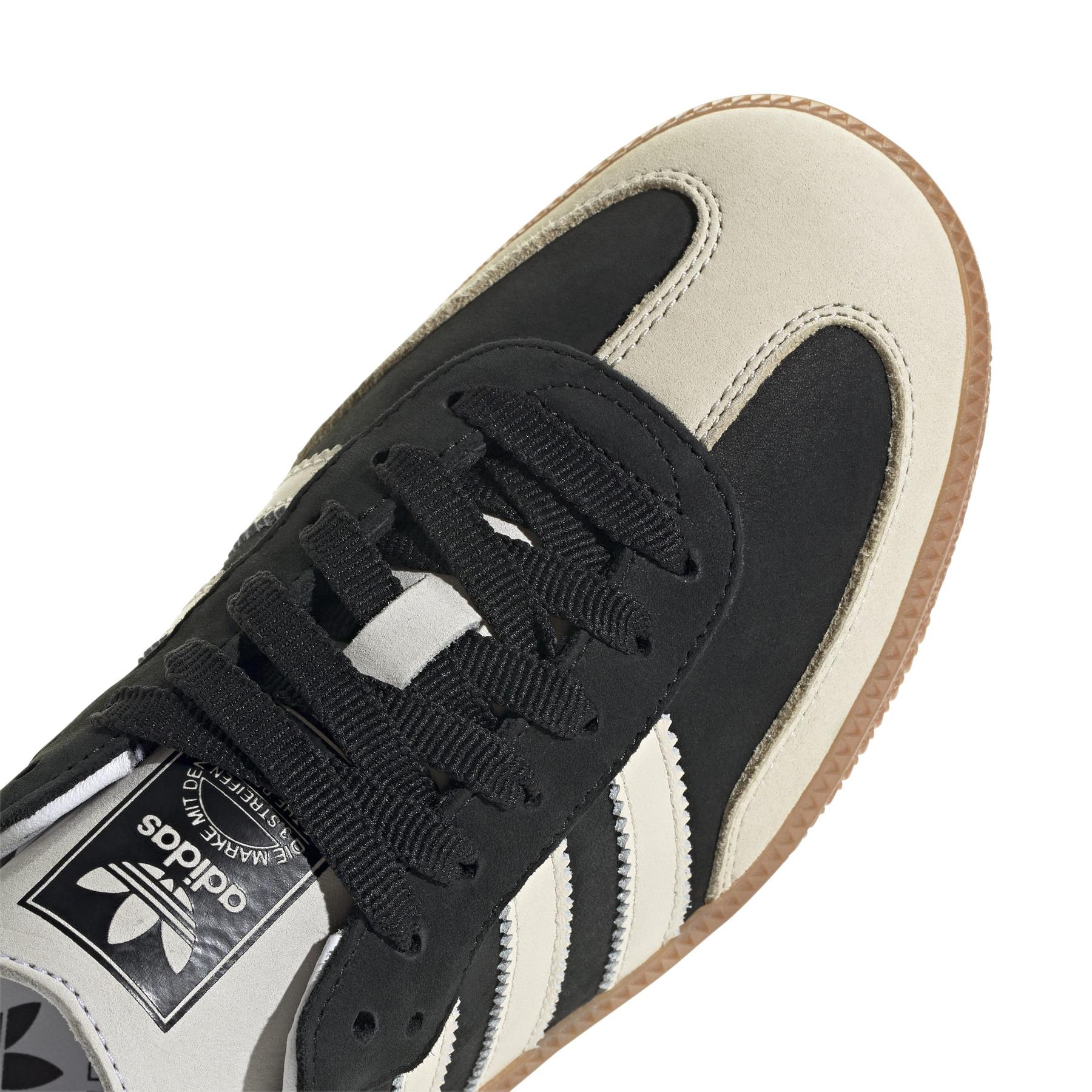 product/2/0/2025_08_adidas_ie5836_8_footwear_photography_detail_view_1_white.jpg