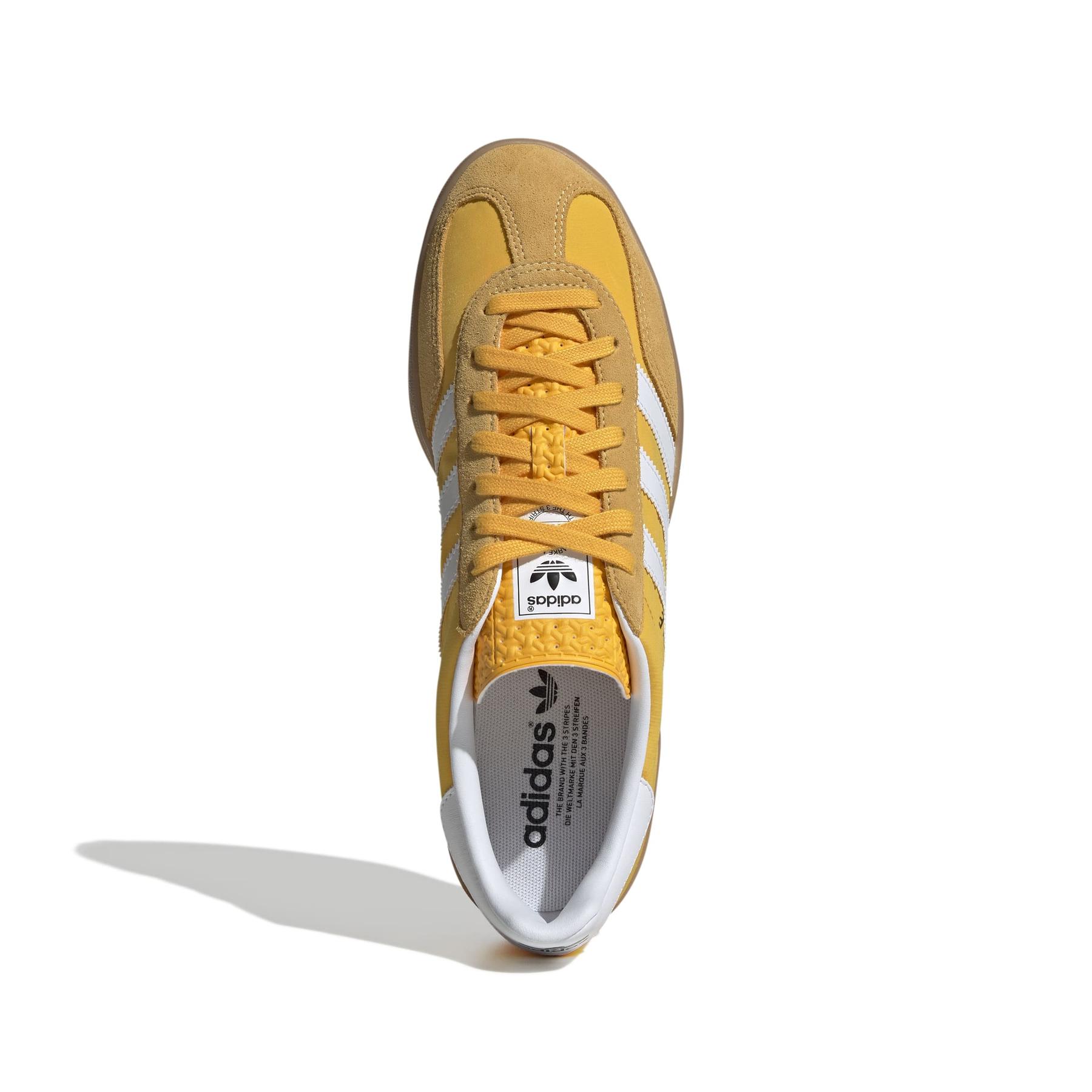 product/2/0/2025_08_adidas_ie6606_3_footwear_photography_top_portrait_view_white.jpg