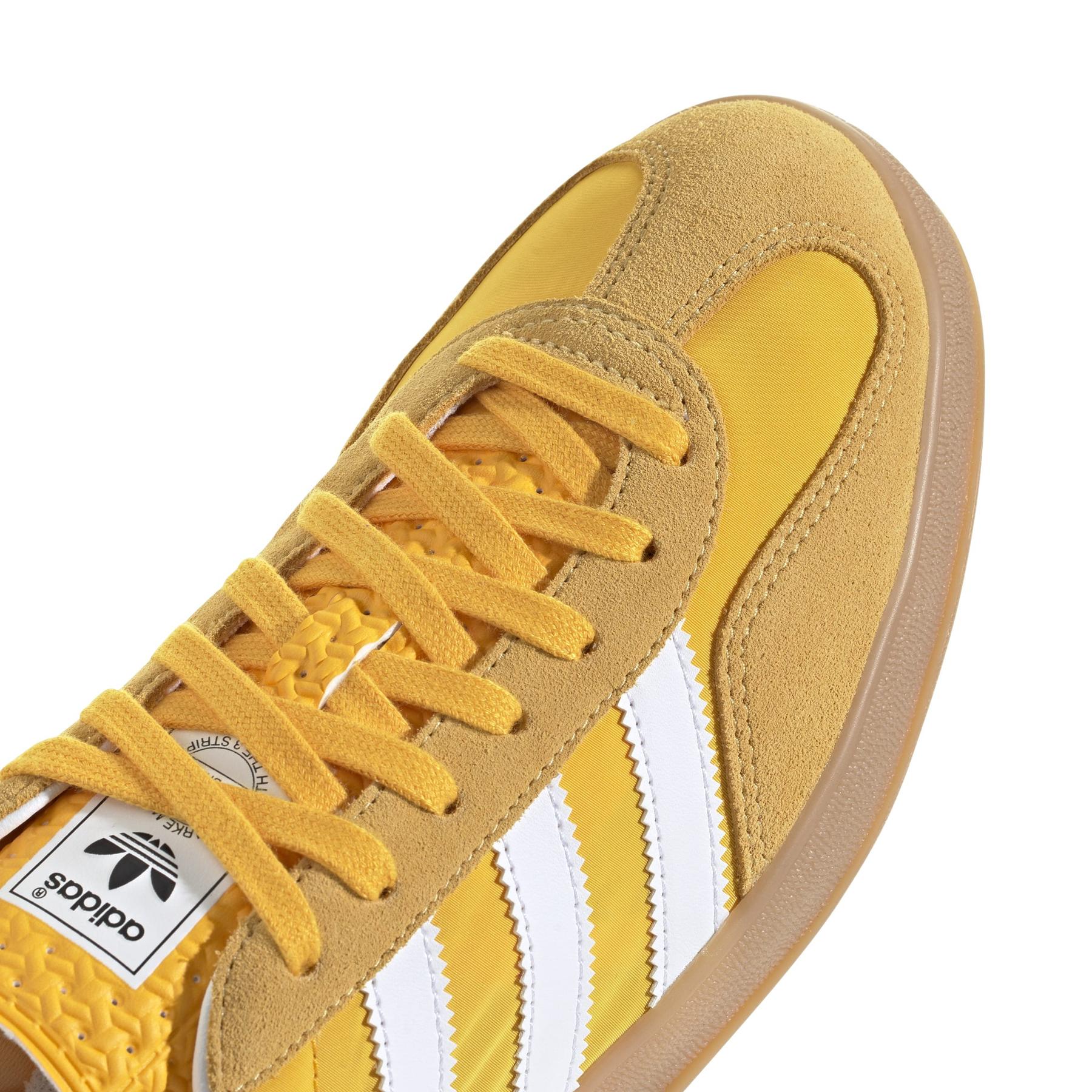 product/2/0/2025_08_adidas_ie6606_9_footwear_photography_detail_view_2_white.jpg