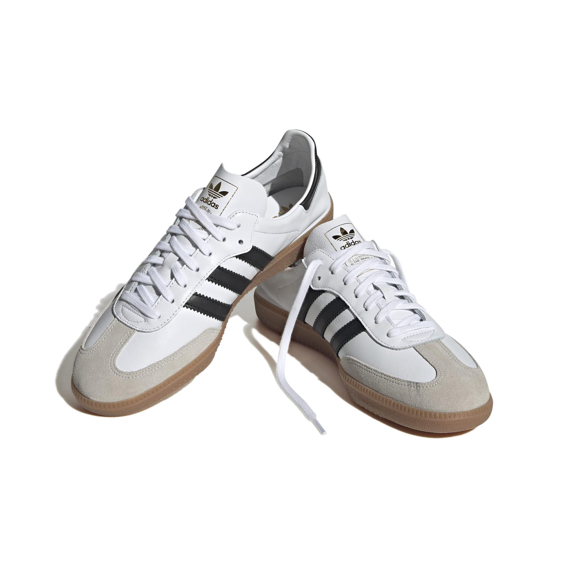 product/2/0/2025_08_adidas_if0642_6_footwear_photography_front_lateral_top_view_white.jpg