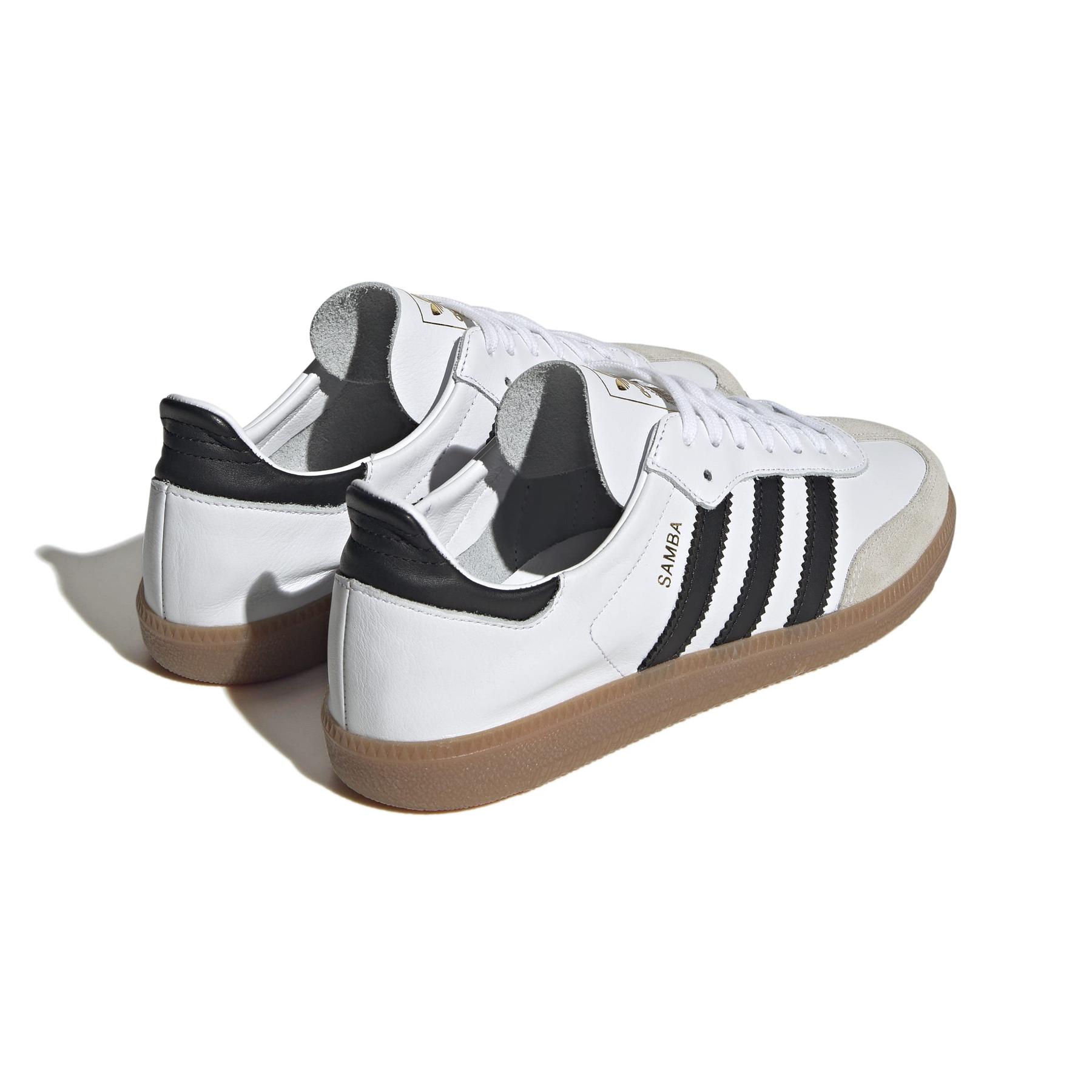 product/2/0/2025_08_adidas_if0642_7_footwear_photography_back_lateral_top_view_white.jpg