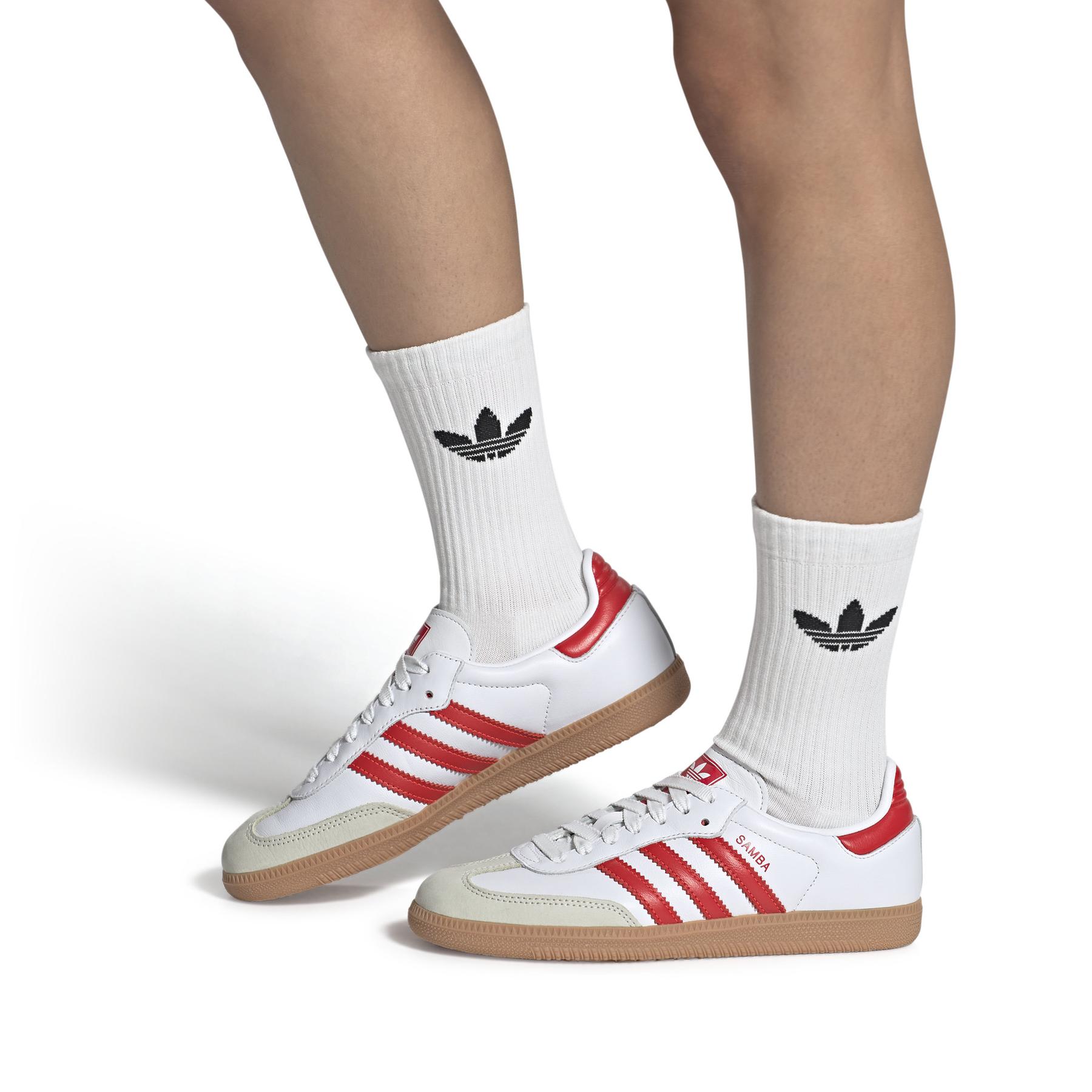 product/2/0/2025_08_adidas_if6513_10_footwear_on_model_front_view_white.jpg