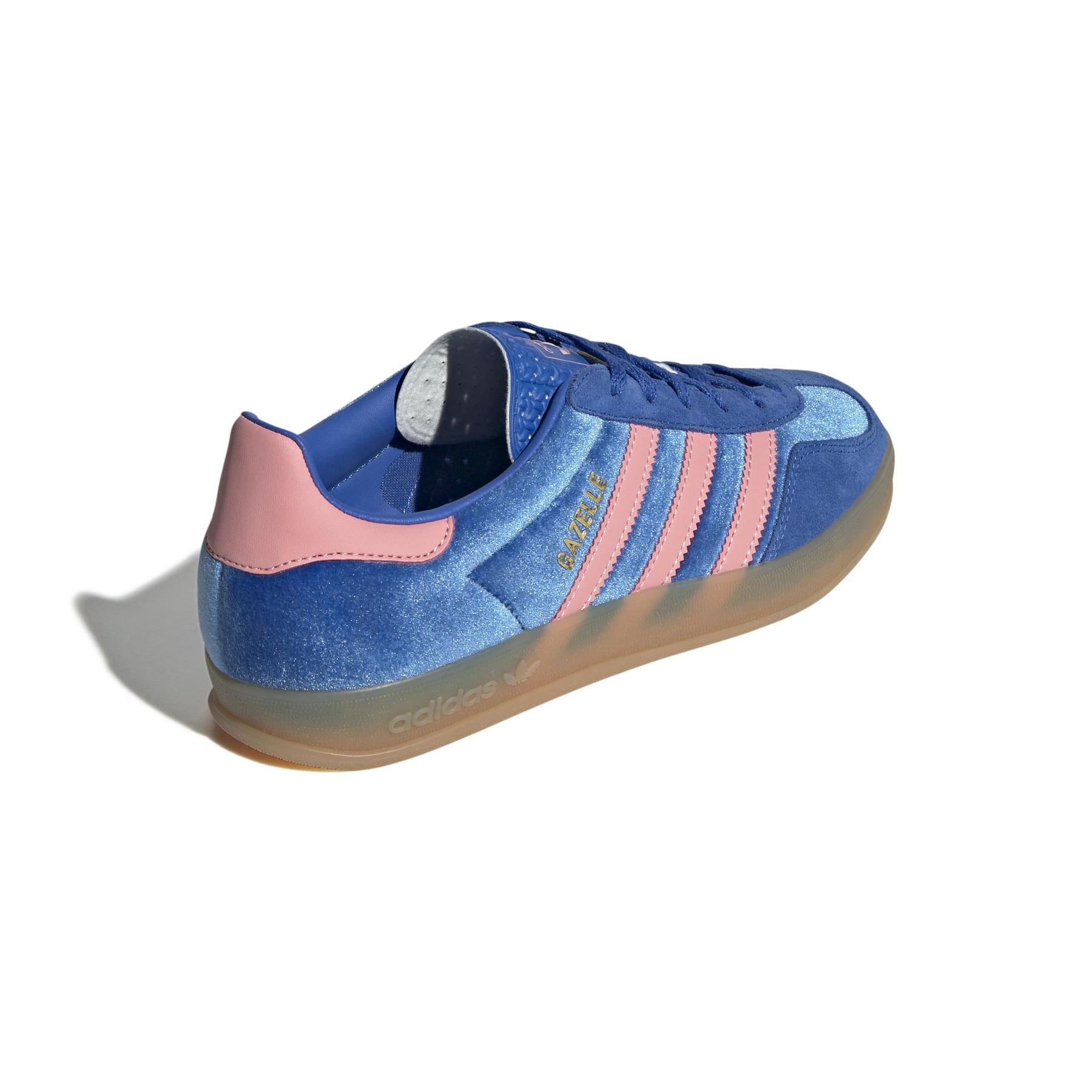 product/2/0/2025_08_adidas_ig6785_7_footwear_photography_back_lateral_top_view_white.jpg