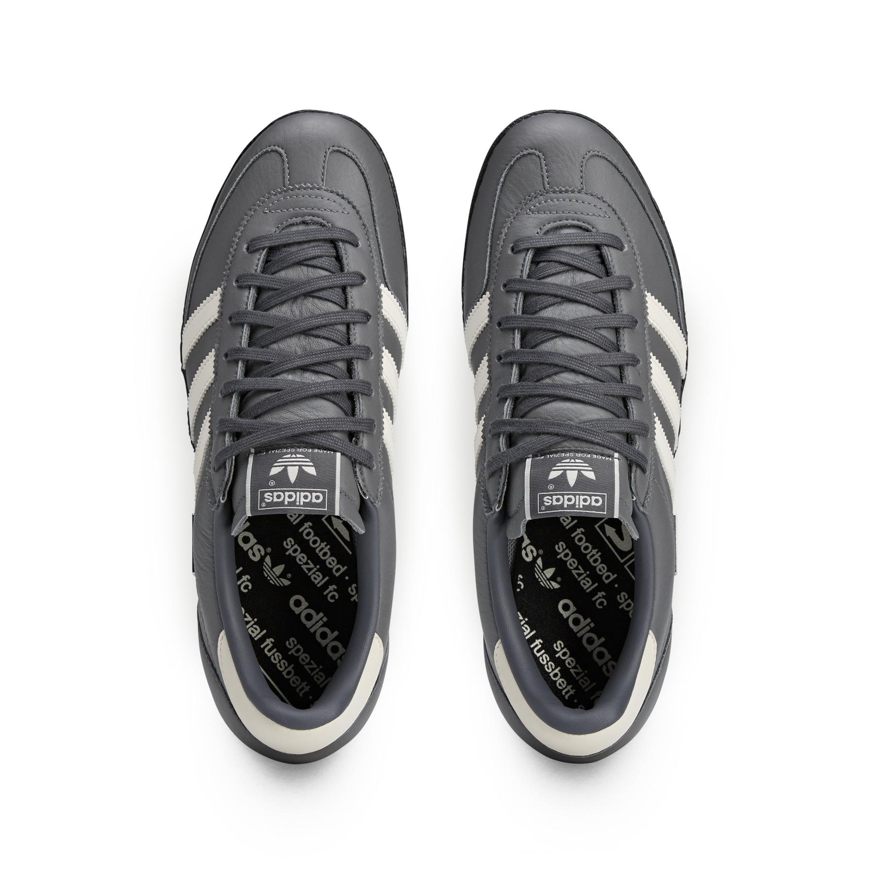 product/2/0/2025_08_adidas_ih3126_3_footwear_photography_top_portrait_view_white.jpg