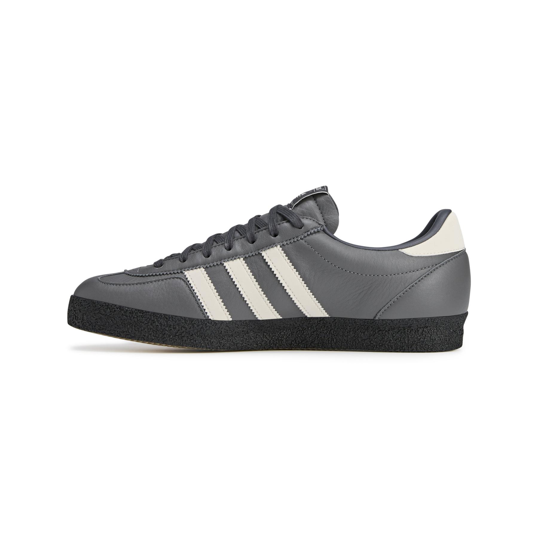 product/2/0/2025_08_adidas_ih3126_5_footwear_photography_side_medial_center_view_white.jpg