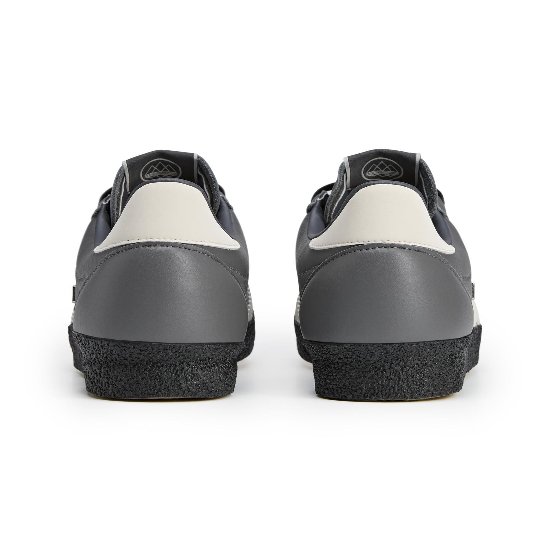 product/2/0/2025_08_adidas_ih3126_7_footwear_photography_back_lateral_top_view_white.jpg