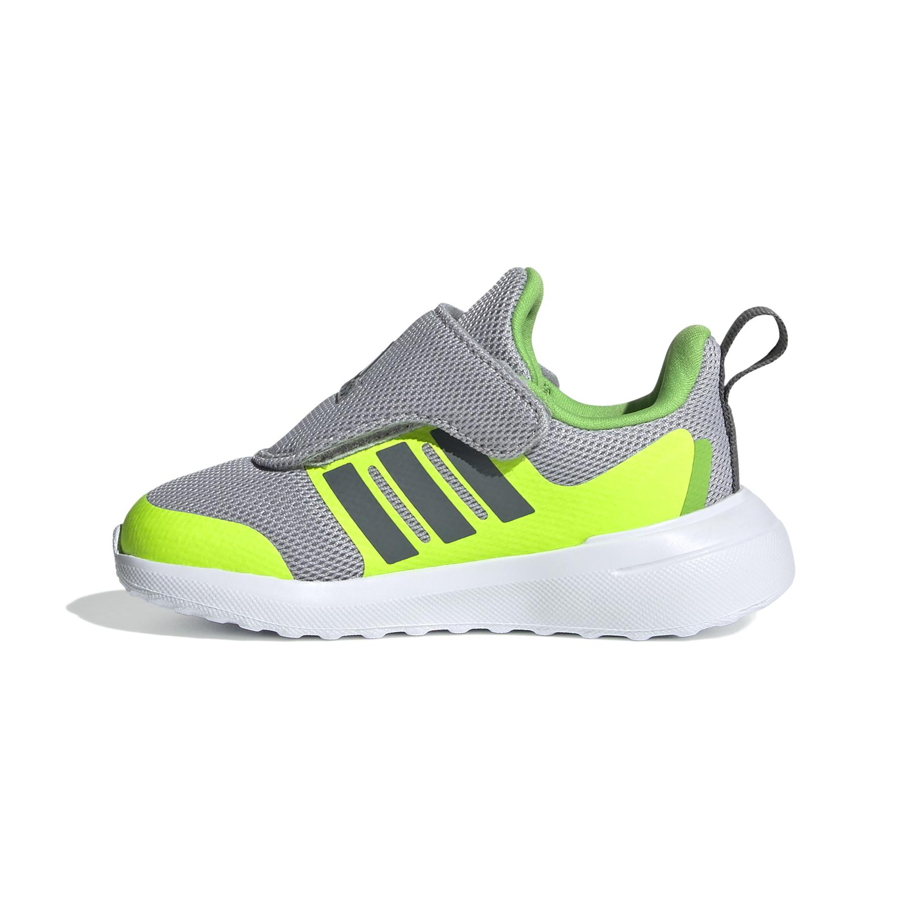 product/2/0/2025_09_adidas_id8504_5_footwear_photography_side_medial_center_view_white.jpg