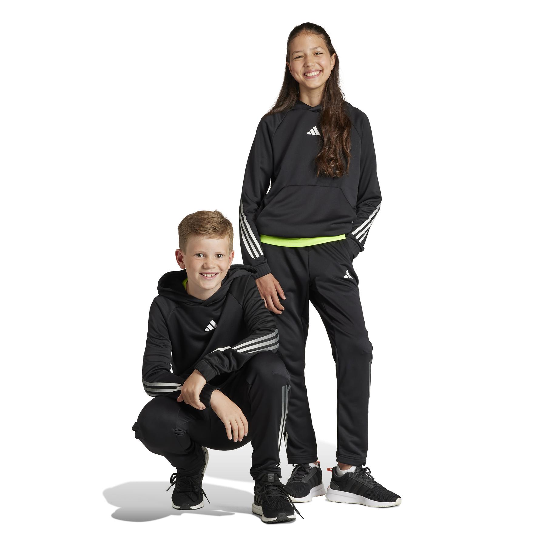 product/2/0/2025_09_adidas_ij6413_8_apparel_on_model_standard_unisex_pair_shot_white.jpg