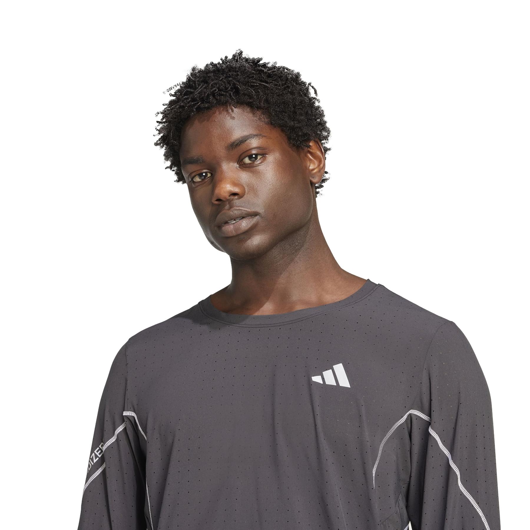 product/2/0/2025_09_adidas_jp1565_6_apparel_on_model_detail_view_1_white.jpg