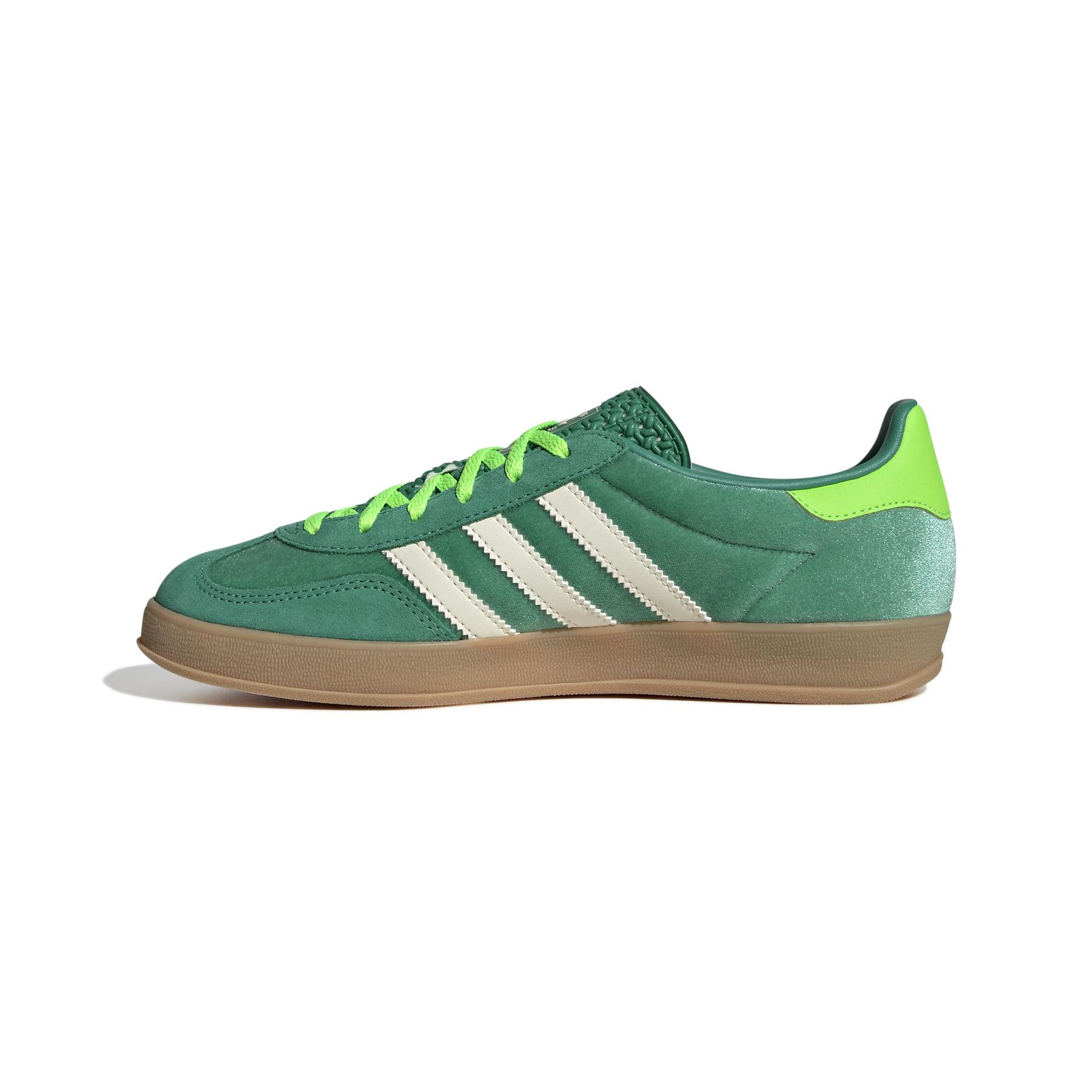 product/2/0/2025_10_adidas_ji2715_5_footwear_photography_side_medial_center_view_white.jpg