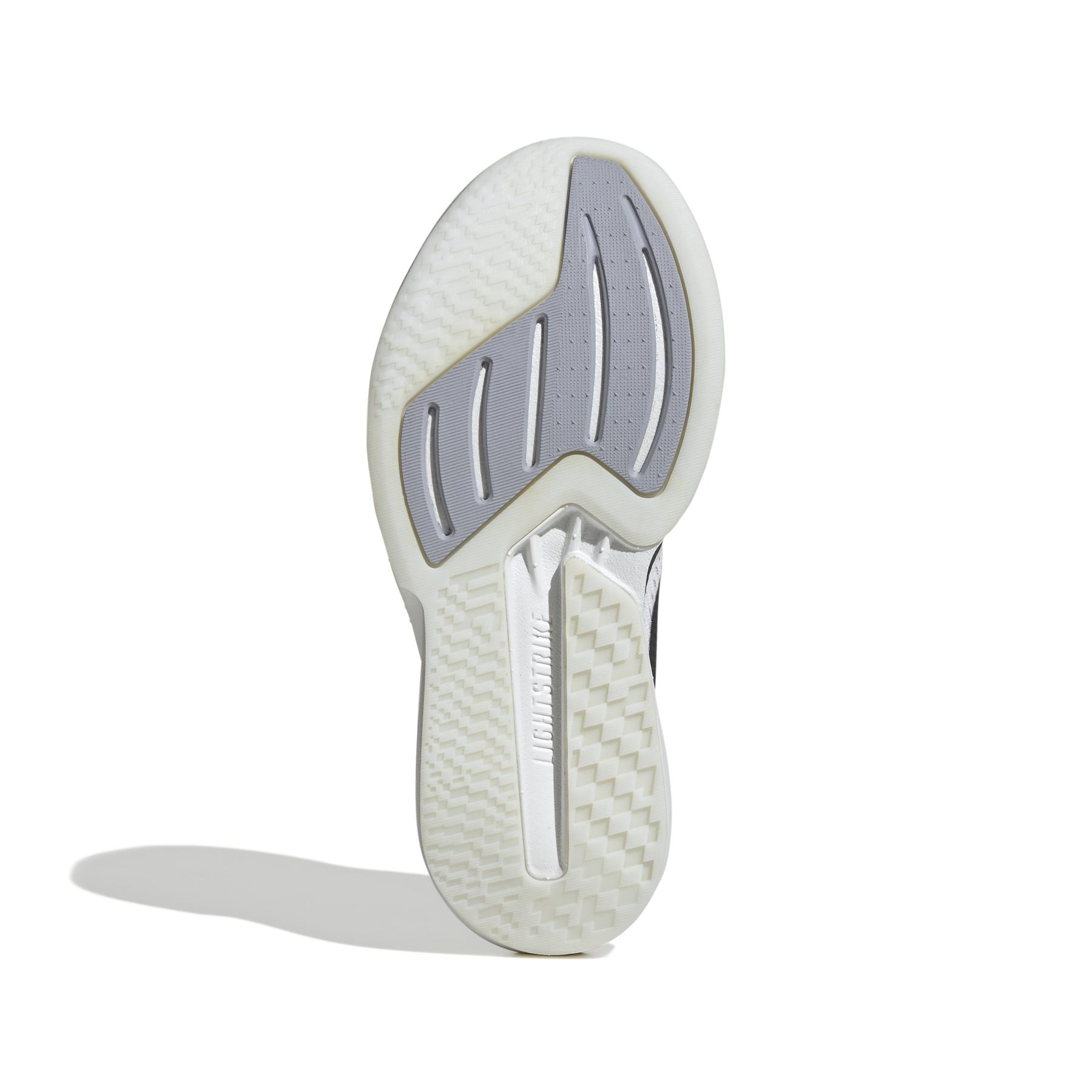 product/2/0/2025_adidas_ih8210_4_footwear_photography_bottom_view_white.jpg