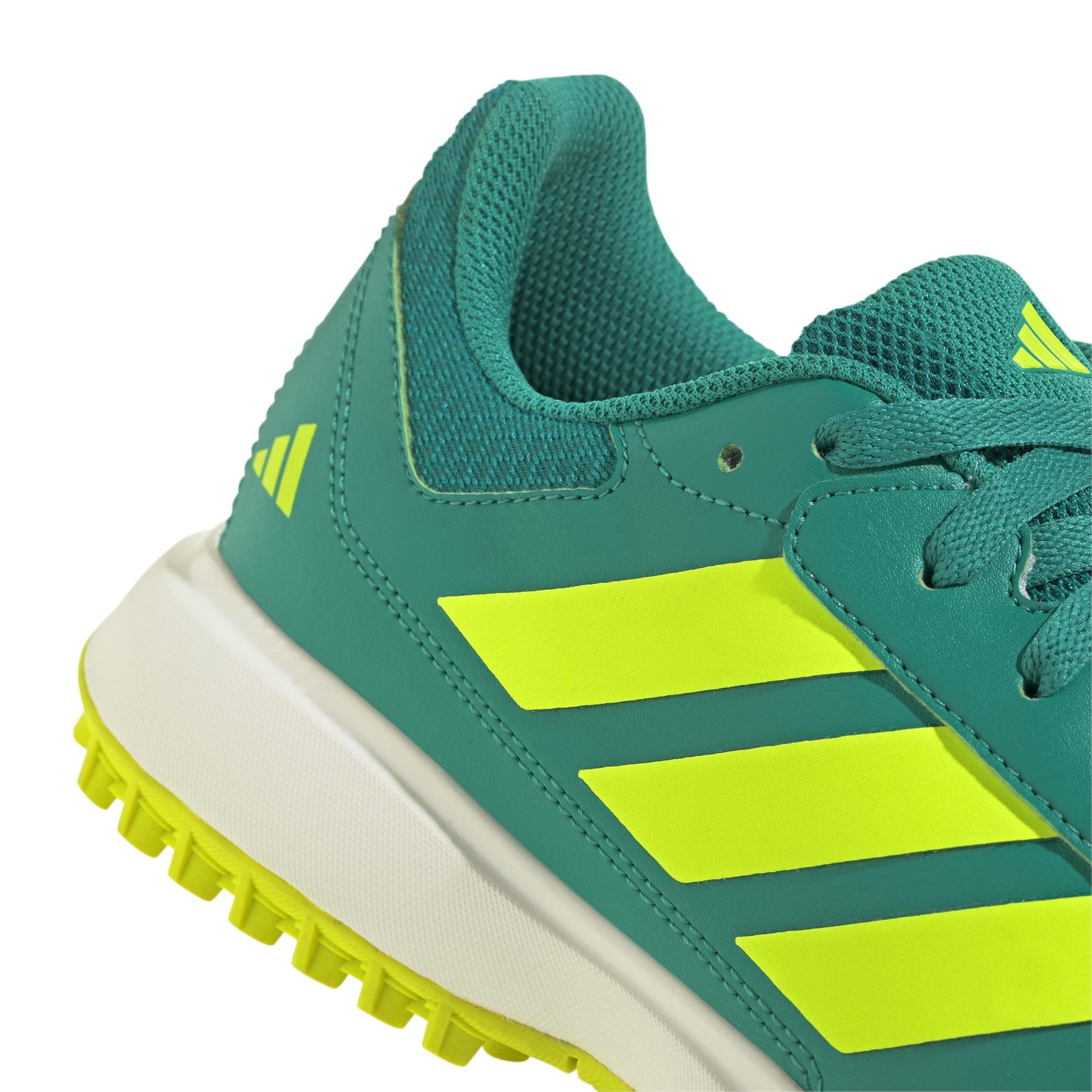 product/2/0/2025_adidas_jh5723_9_footwear_photography_detail_view_2_white.jpg