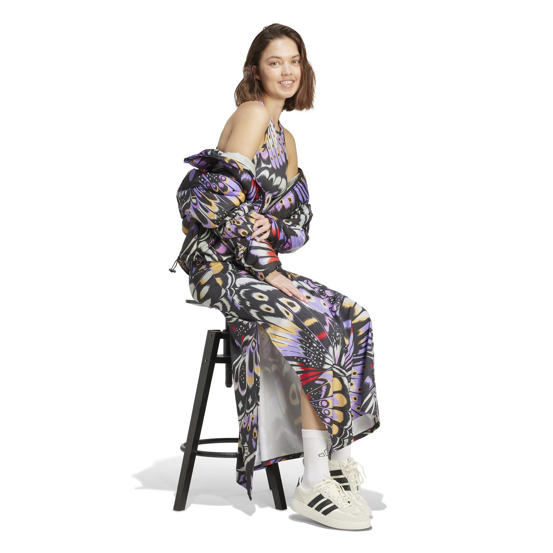 product/2/0/2025_adidas_jl8609_4_apparel_on_model_walking_view_white.jpg
