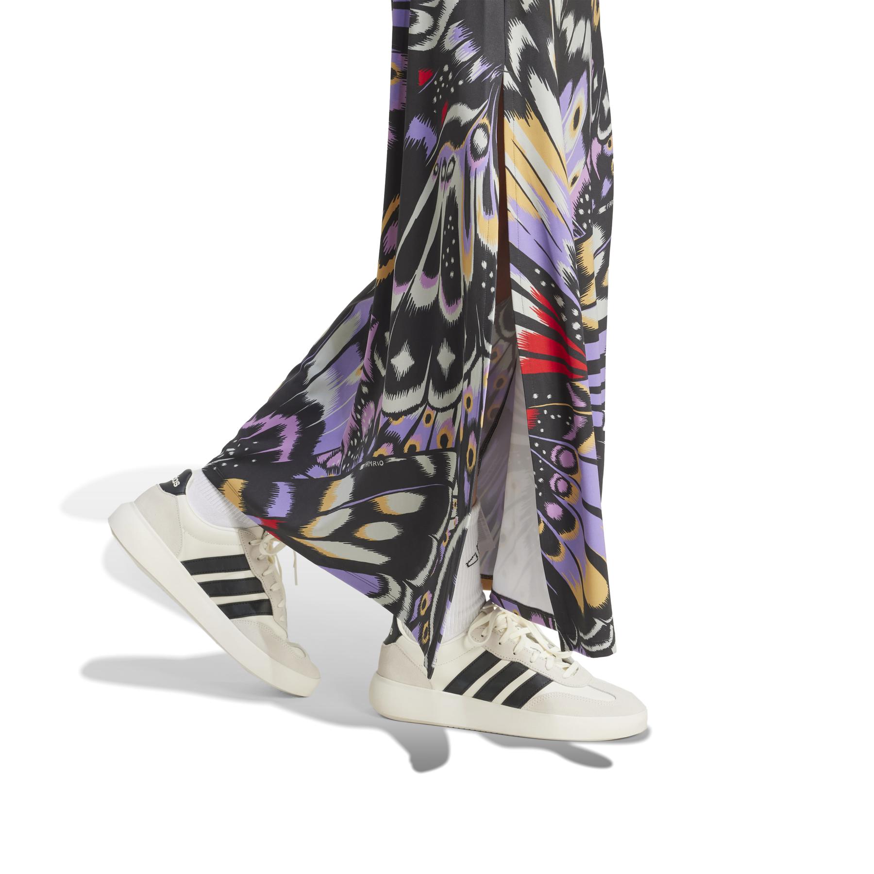 product/2/0/2025_adidas_jl8609_6_apparel_on_model_detail_view_2_white.jpg