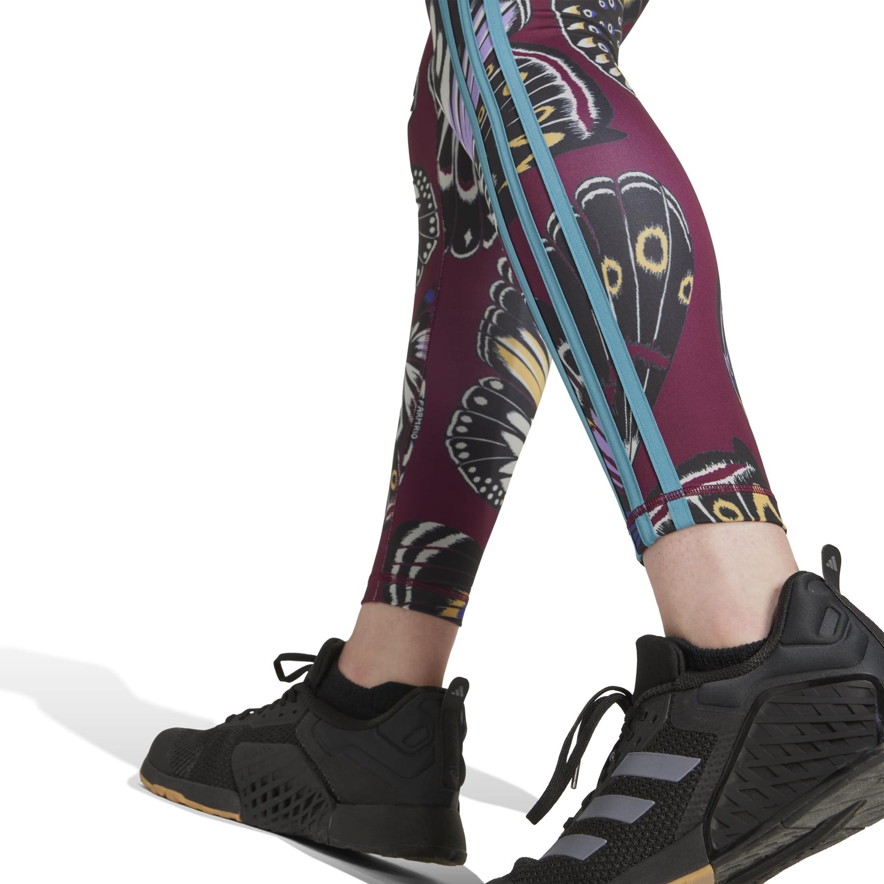 product/2/0/2025_adidas_jl8627_6_apparel_on_model_detail_view_2_white.jpg