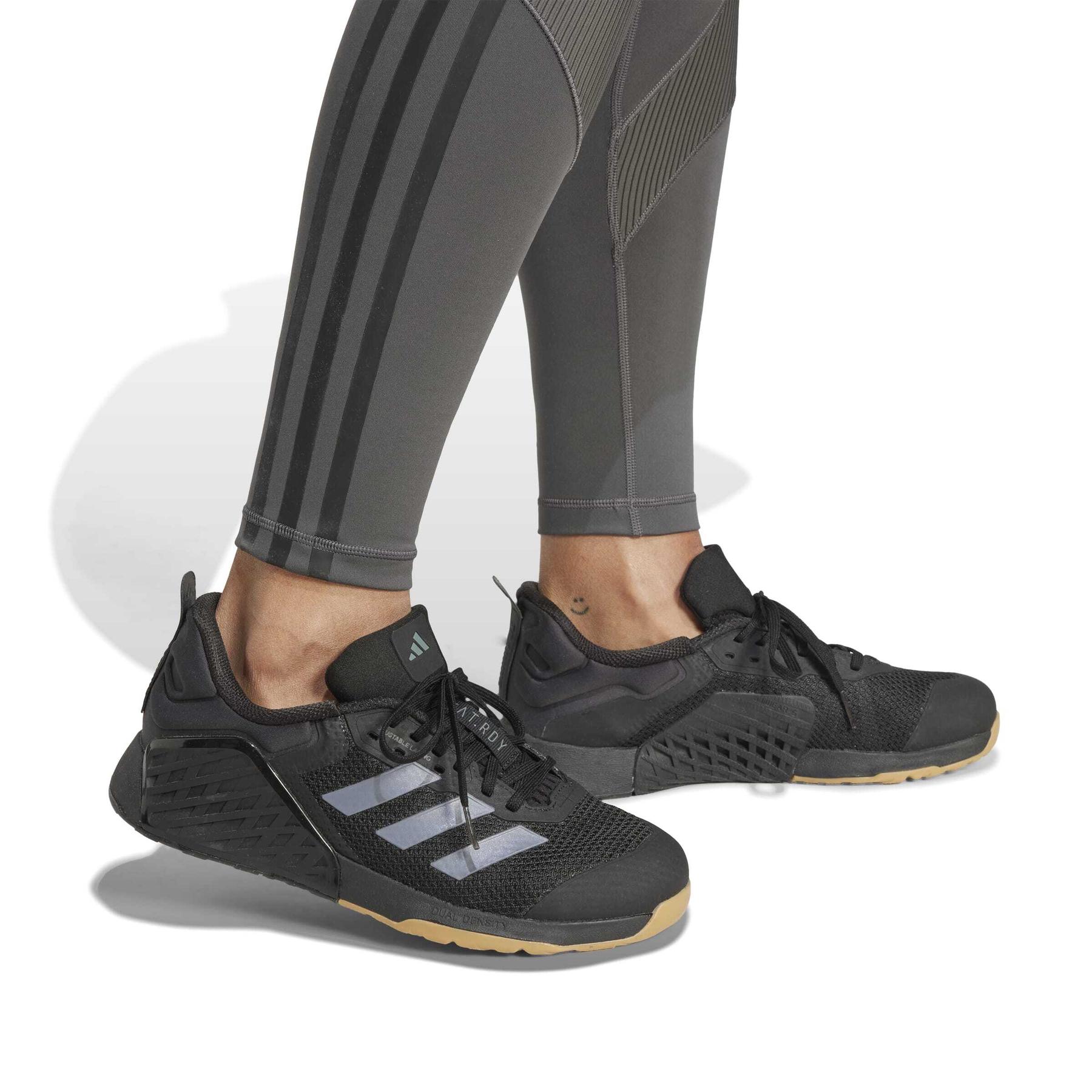 2/0/2025_adidas_jn2651_5_apparel_on_model_detail_view_1_white.jpg