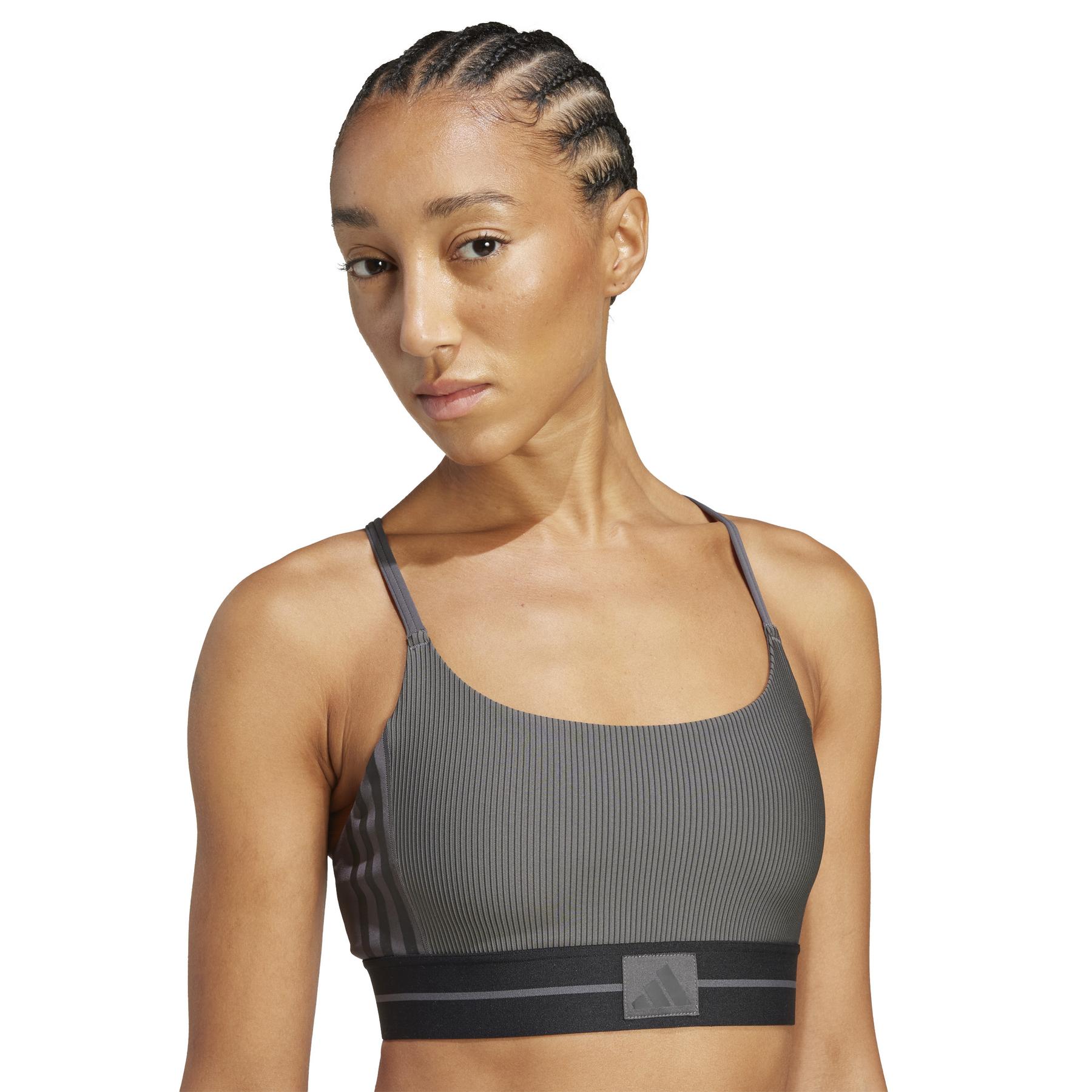 product/2/0/2025_adidas_jn2661_6_apparel_on_model_detail_view_1_white.jpg