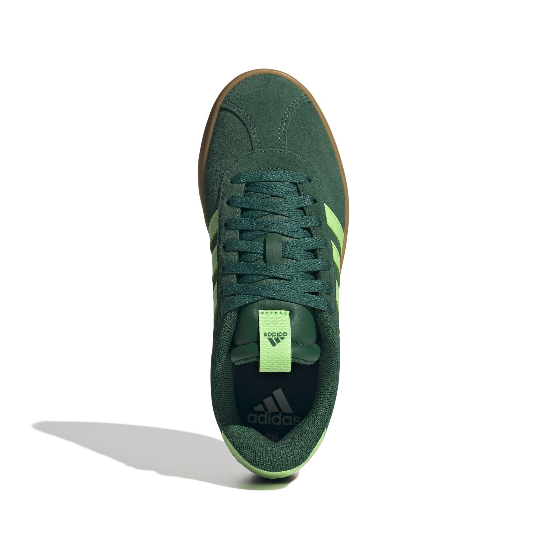 2/0/2025_adidas_jp6914_3_footwear_photography_top_portrait_view_white.jpg