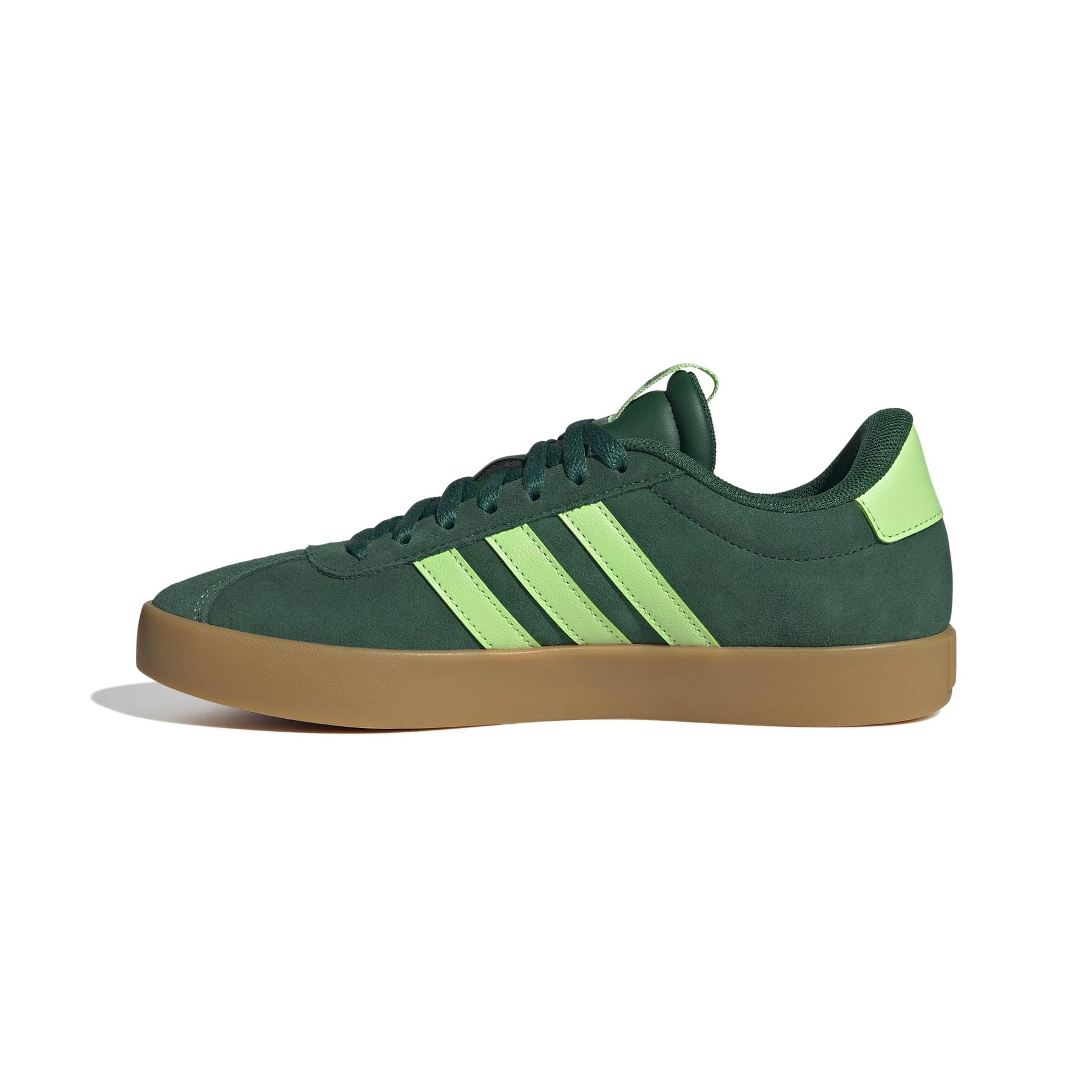2/0/2025_adidas_jp6914_5_footwear_photography_side_medial_center_view_white.jpg