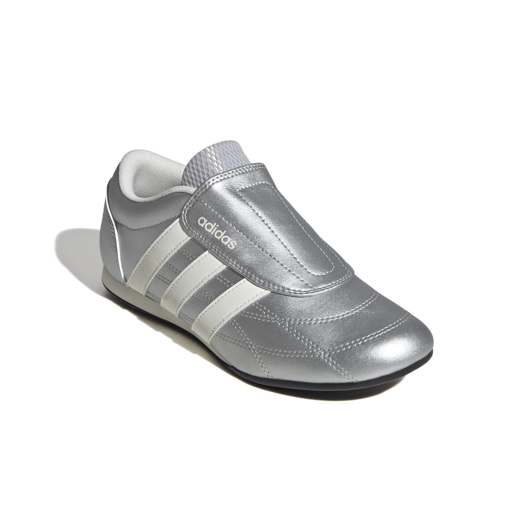 product/2/0/2025_adidas_jp9448_6_footwear_photography_front_lateral_top_view_white.jpg