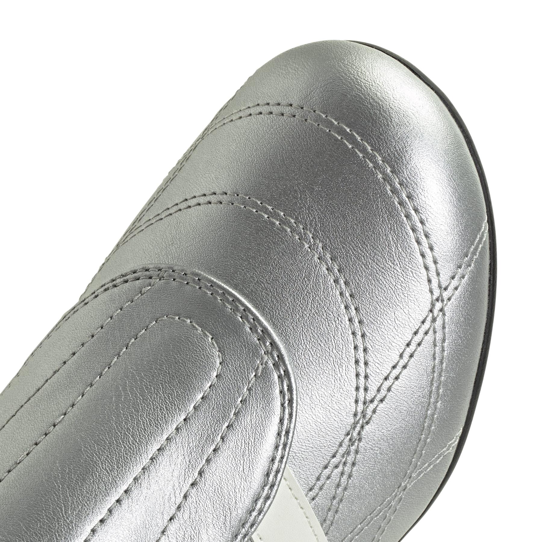 product/2/0/2025_adidas_jp9448_8_footwear_photography_detail_view_1_white.jpg
