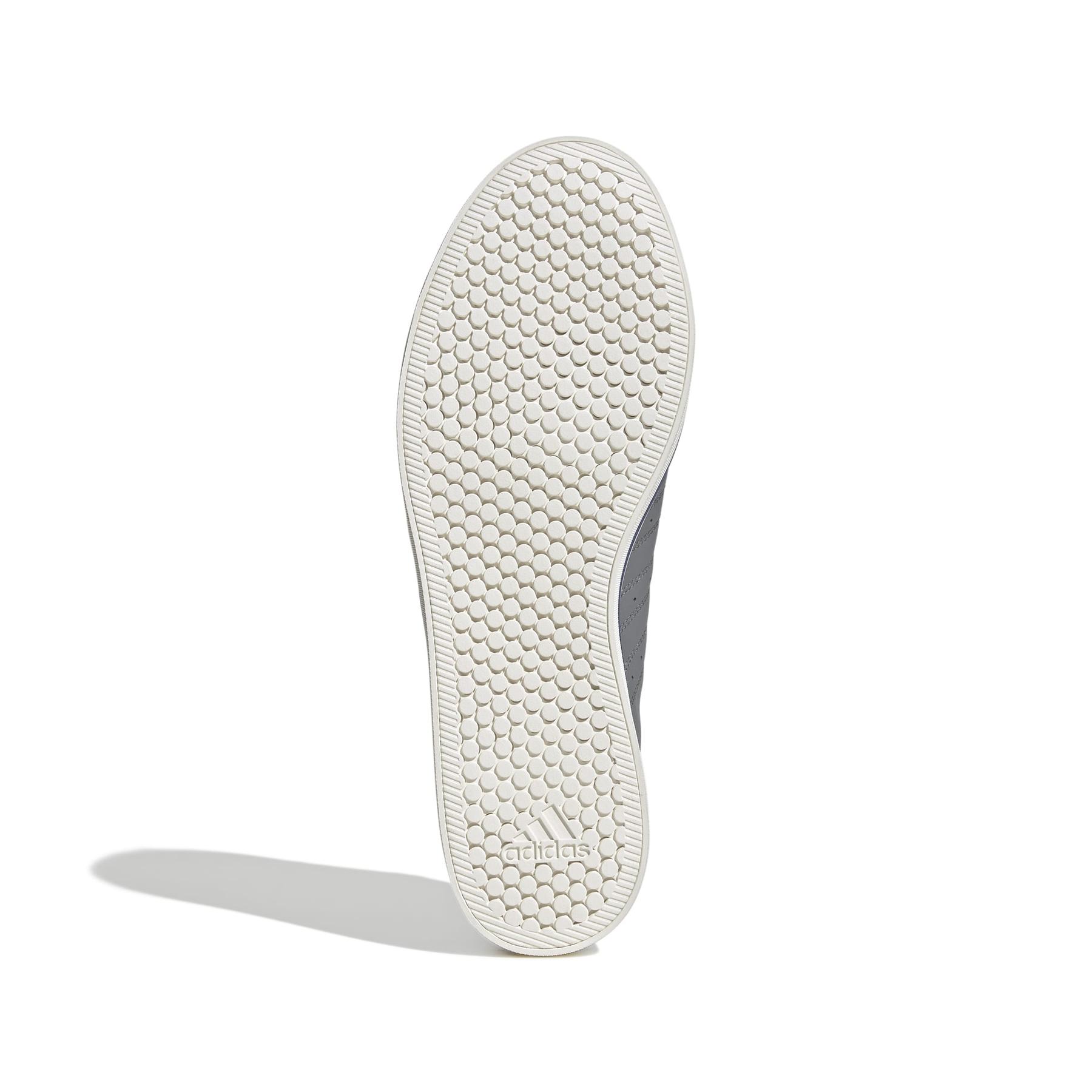 2/0/2025_adidas_jq3110_4_footwear_photography_bottom_view_white.jpg