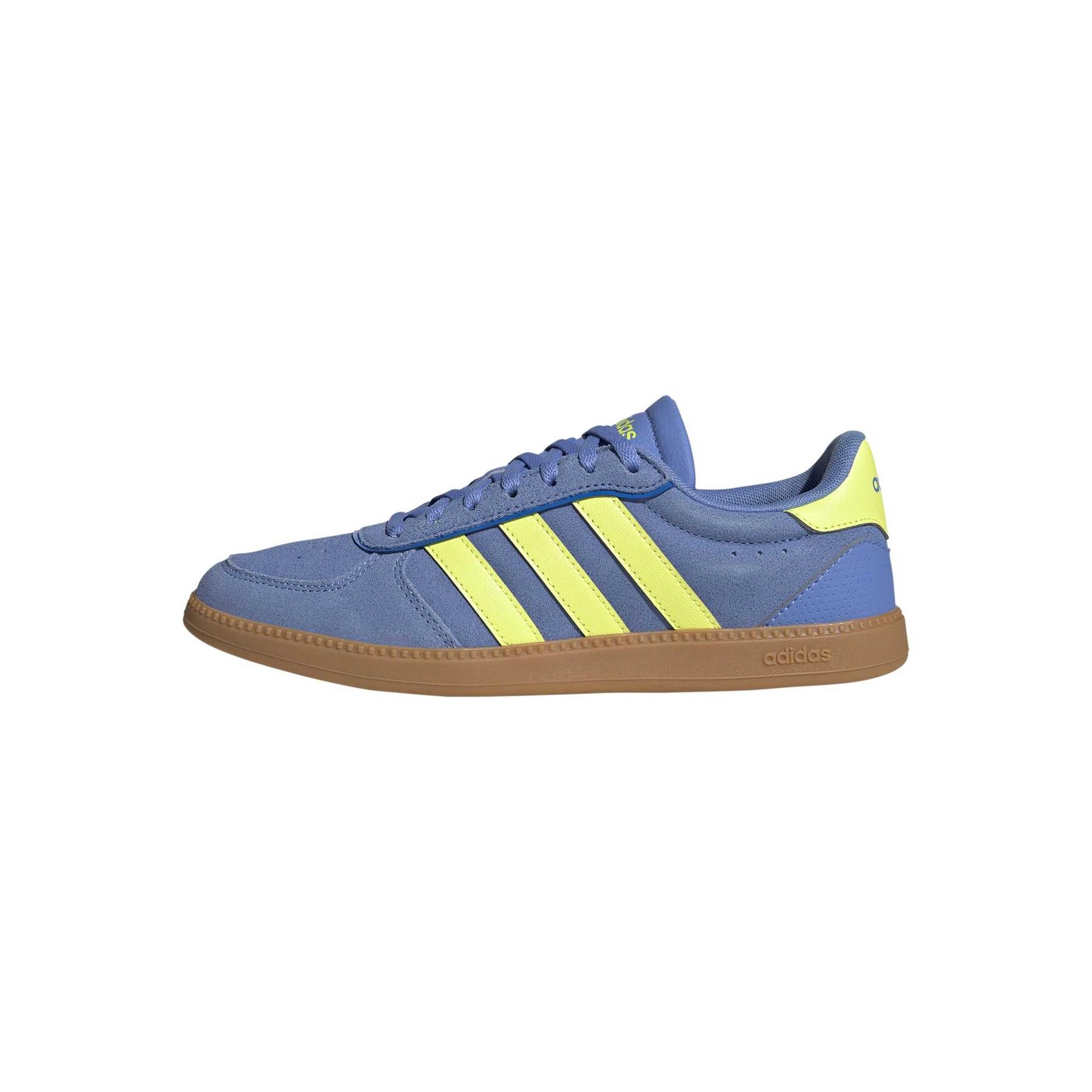2/0/2025_adidas_jq3150_12_footwear_photography_left_side_center_lateral_view_white_1.jpg