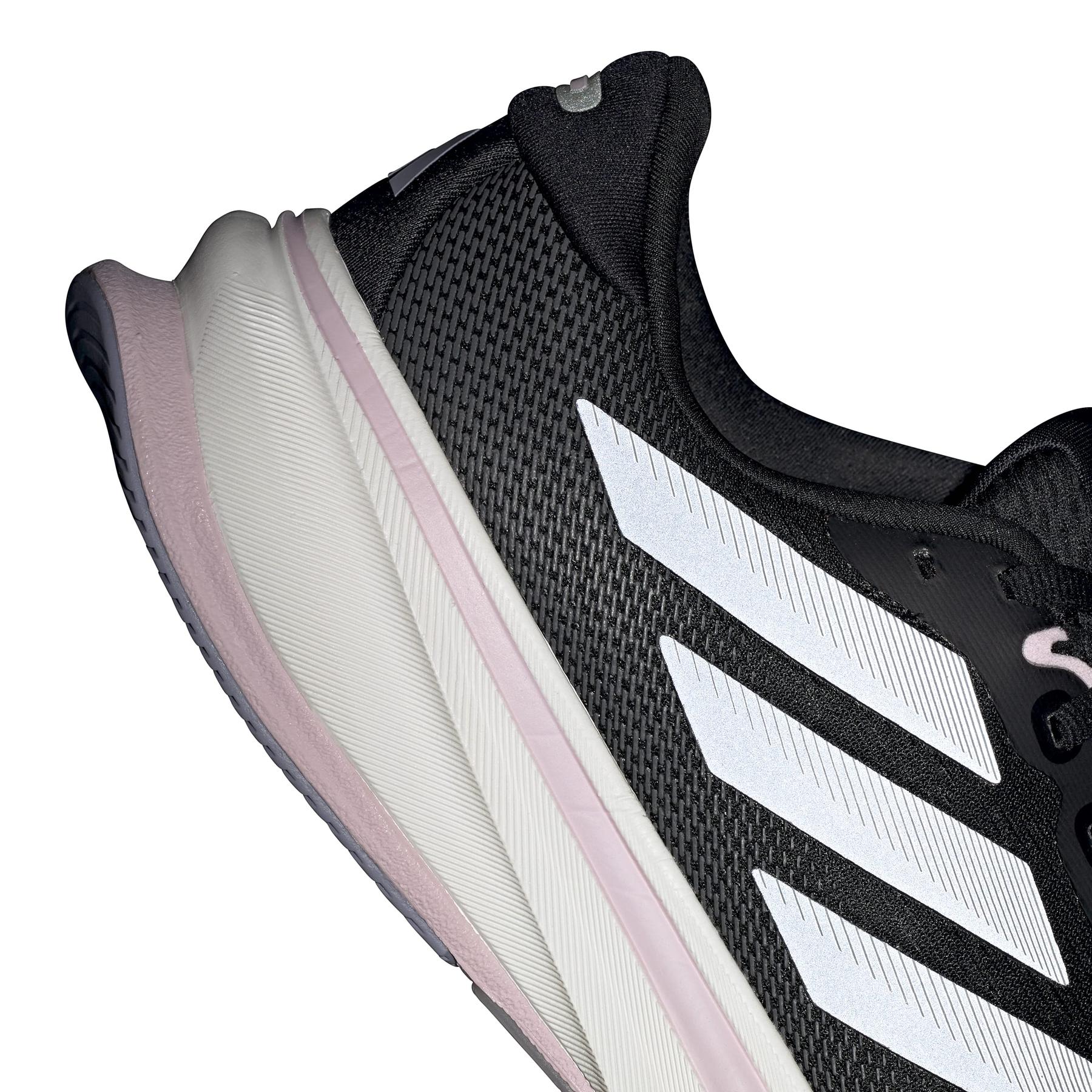 2/0/2025_adidas_jq7685_13_footwear_photography_reflective_detail_white.jpg