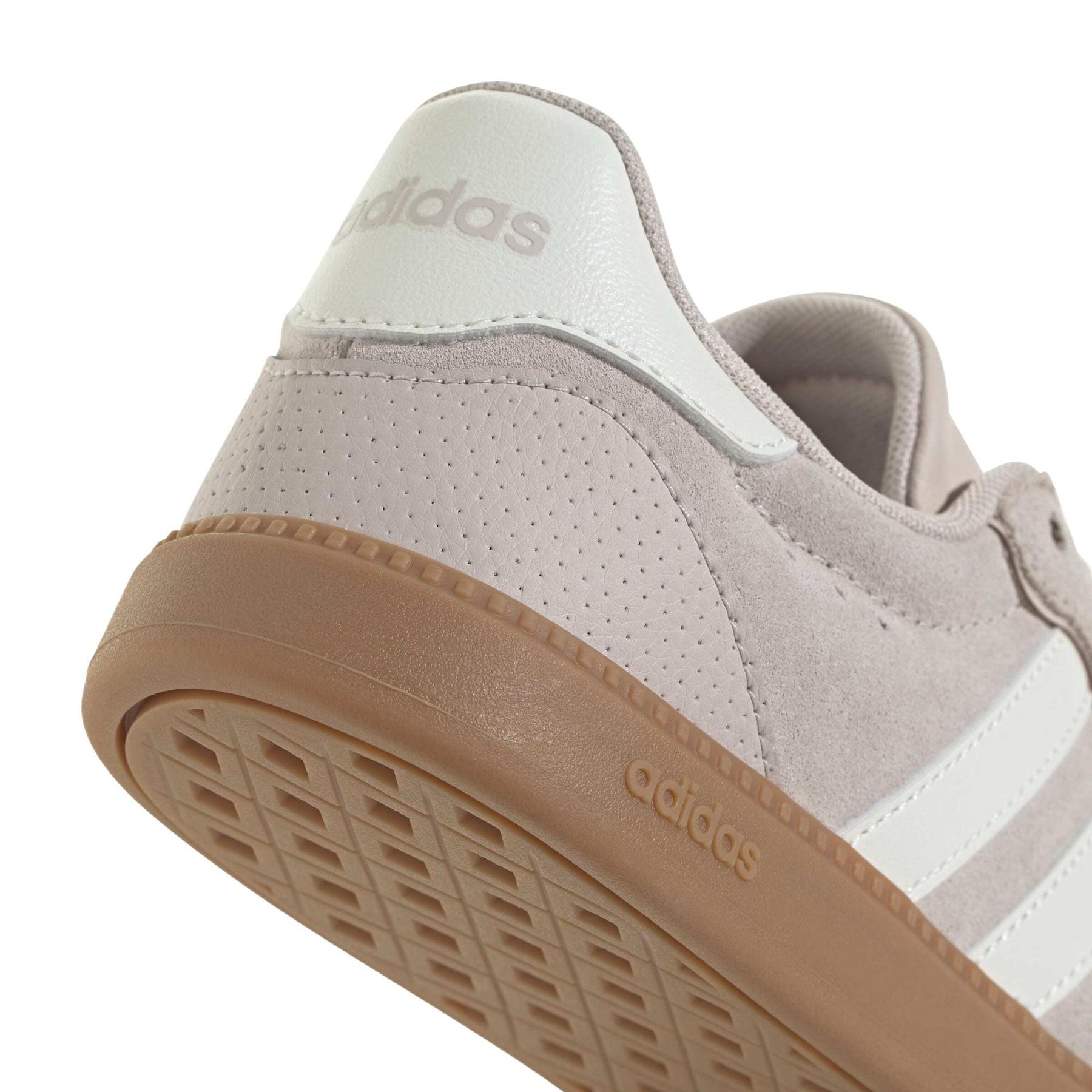 2/0/2025_adidas_jq8268_8_footwear_photography_detail_view_1_white.jpg