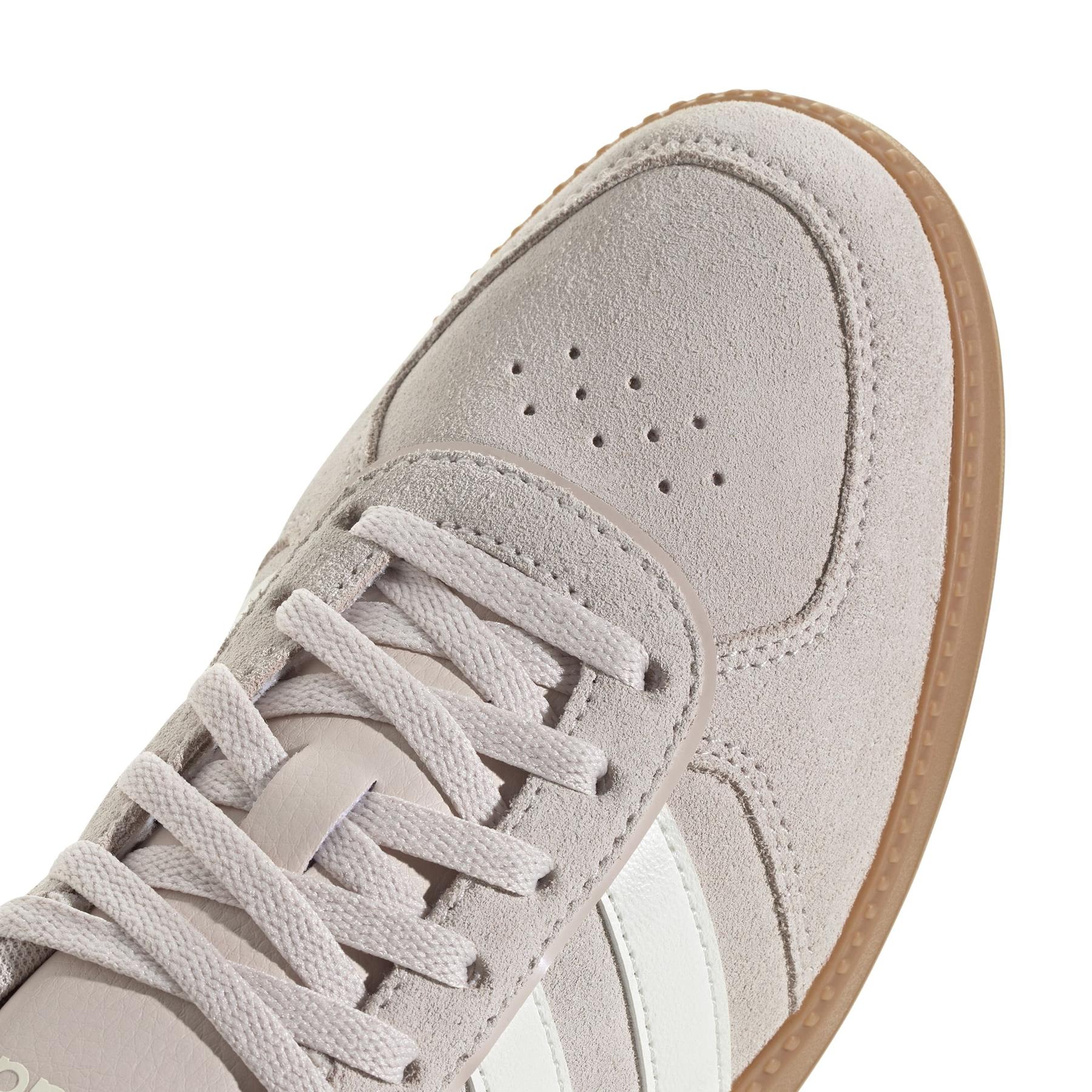 2/0/2025_adidas_jq8268_9_footwear_photography_detail_view_2_white.jpg