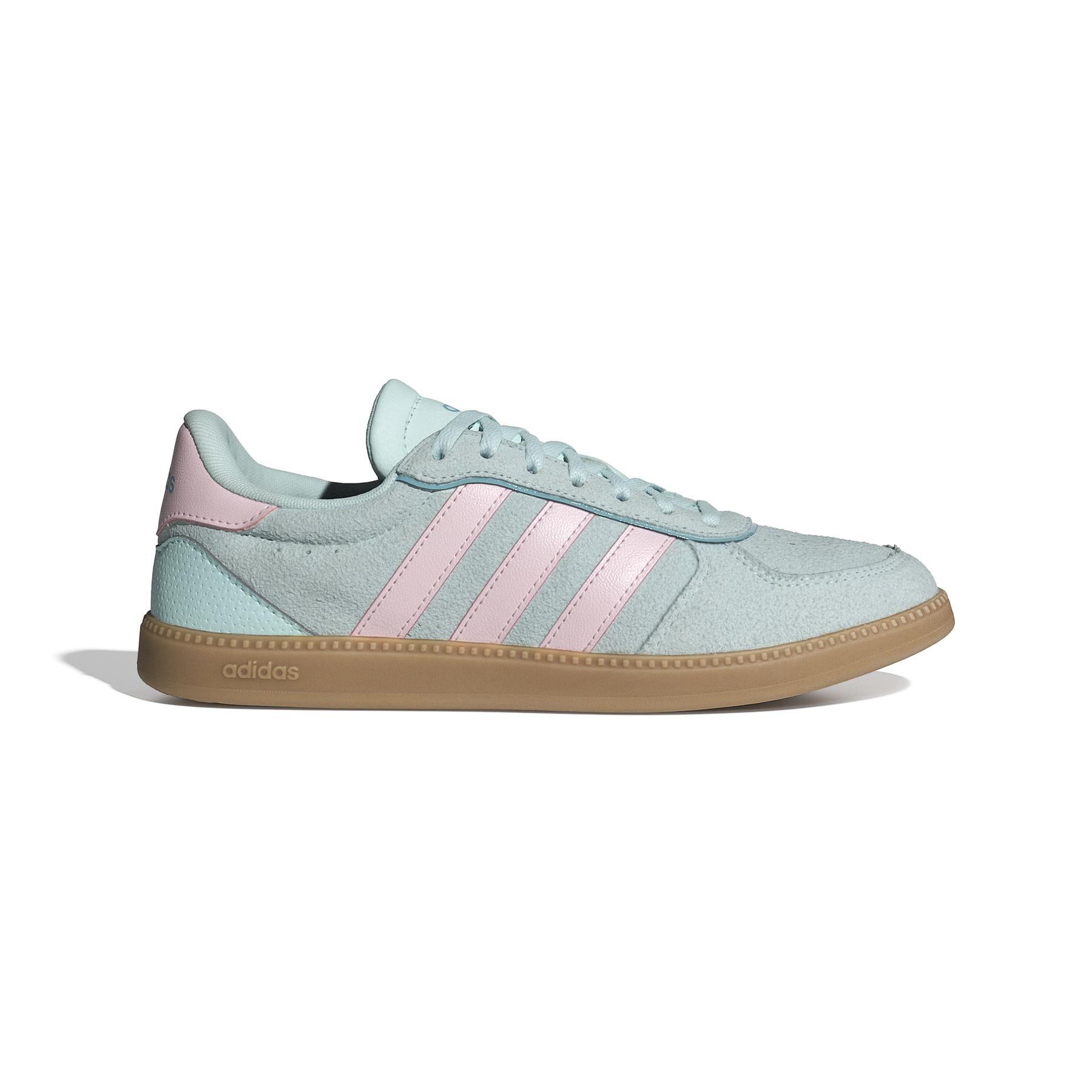 2/0/2025_adidas_jr0688_1_footwear_photography_side_lateral_center_view_white.jpg