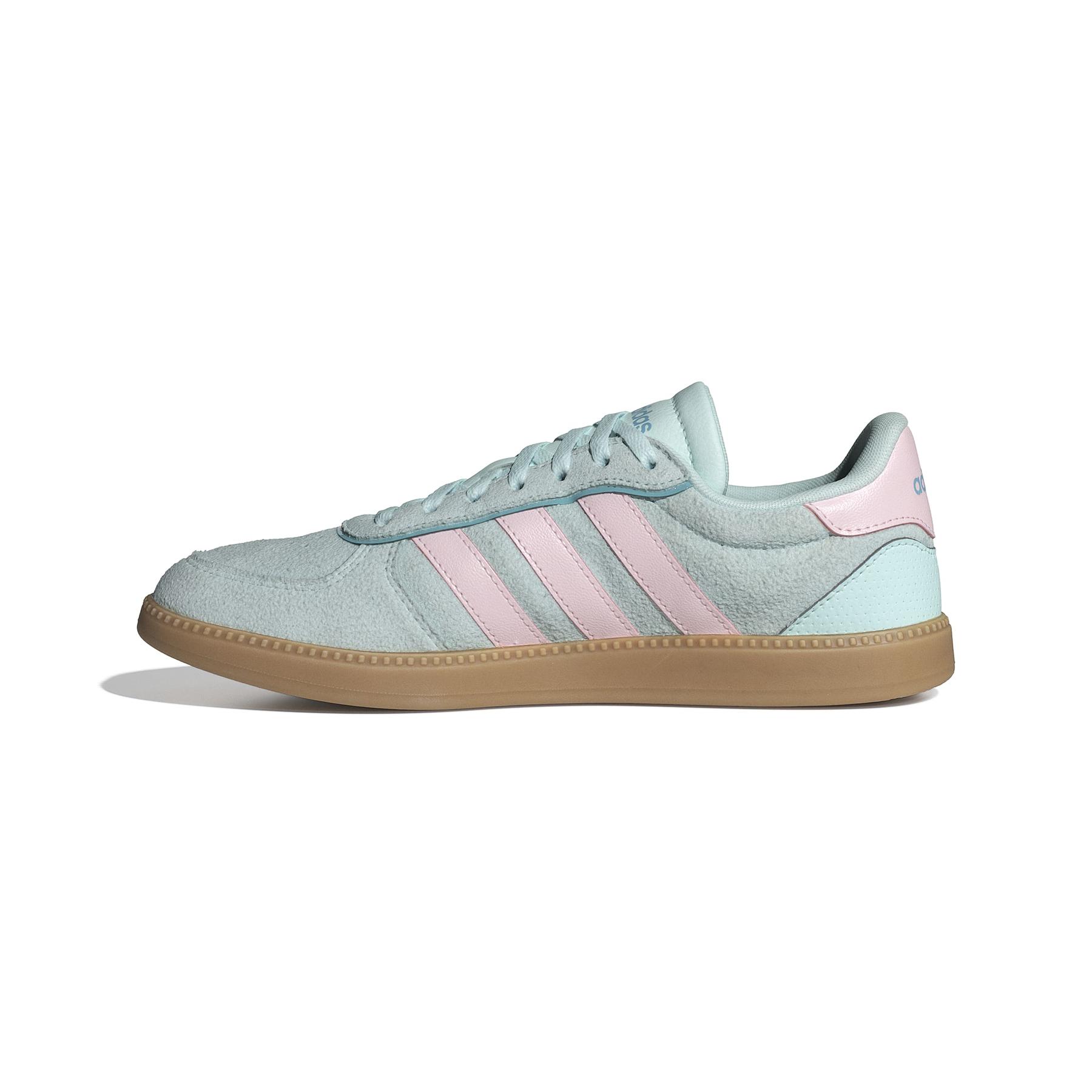 2/0/2025_adidas_jr0688_5_footwear_photography_side_medial_center_view_white.jpg