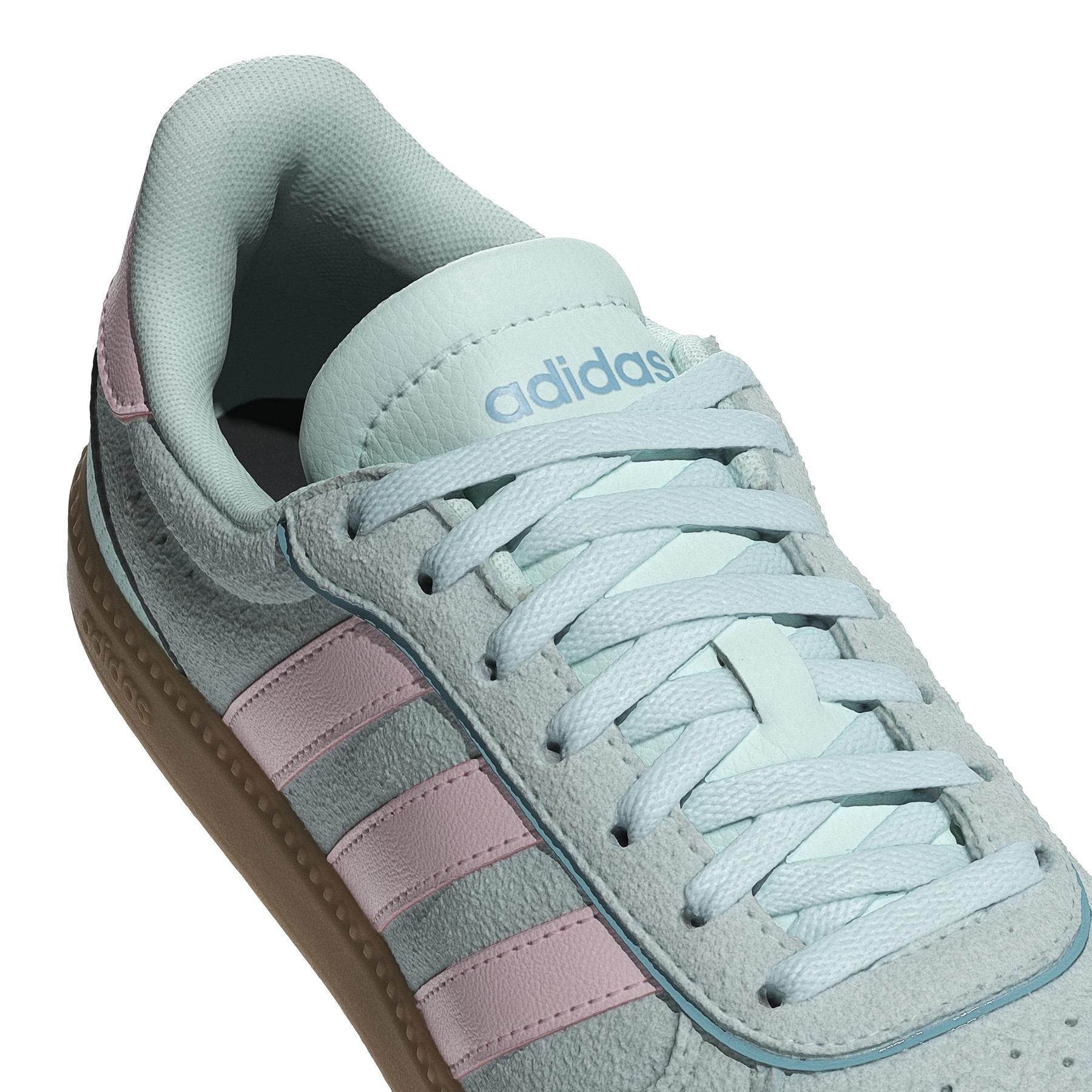 2/0/2025_adidas_jr0688_8_footwear_photography_detail_view_1_white.jpg