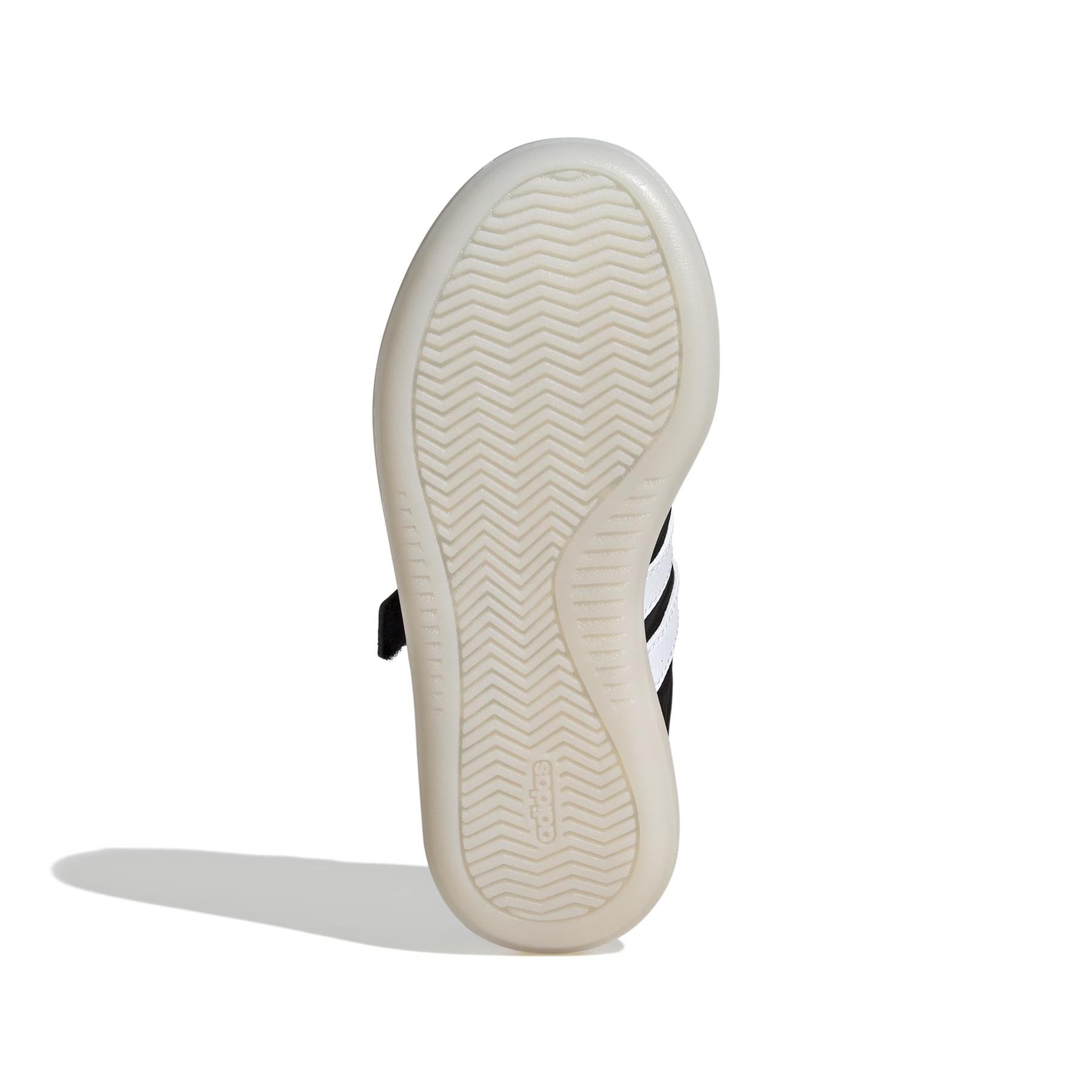 product/2/0/2025_adidas_jr0767_4_footwear_photography_bottom_view_white.jpg