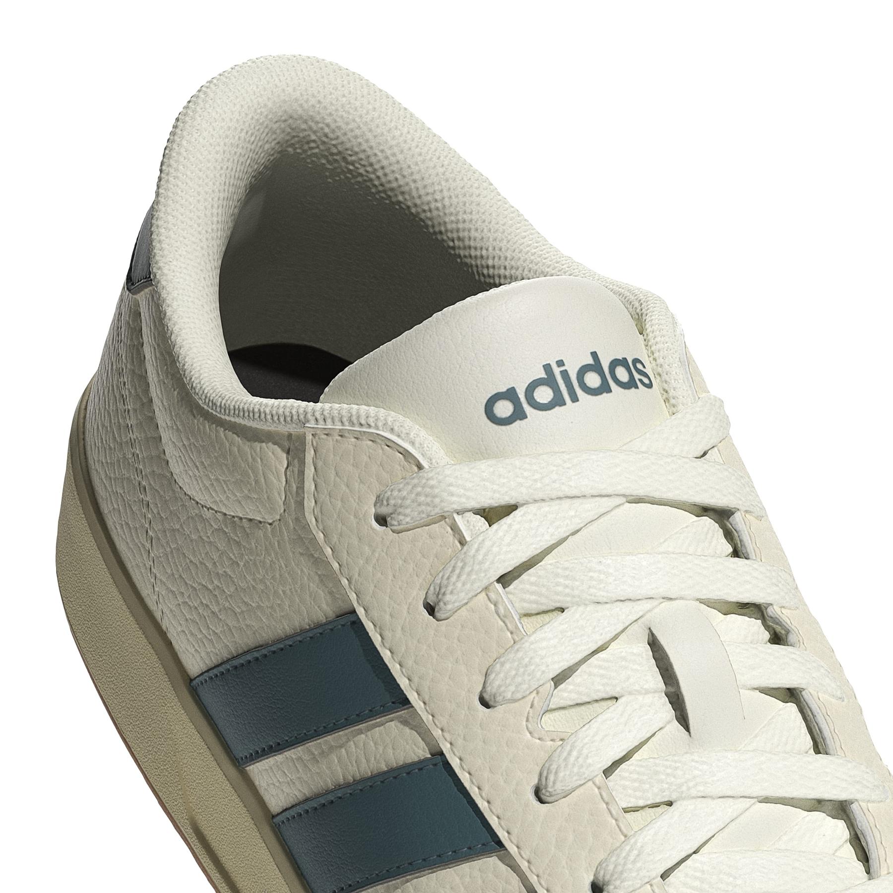 product/2/0/2025_adidas_jr3556_8_footwear_photography_detail_view_1_white.jpg