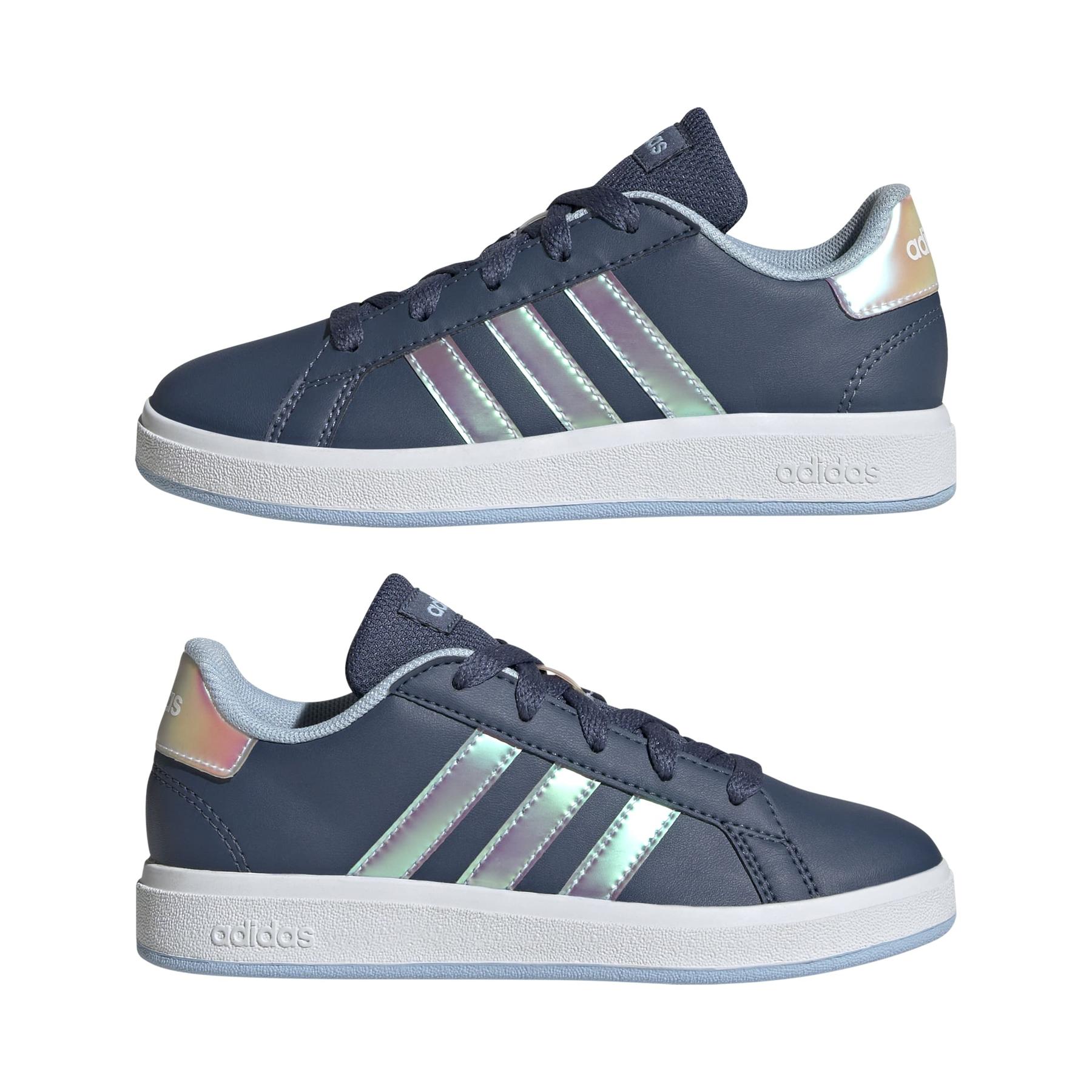 2/0/2025_adidas_jr6095_10_footwear_photography_mirrored_pair_view_white.jpg
