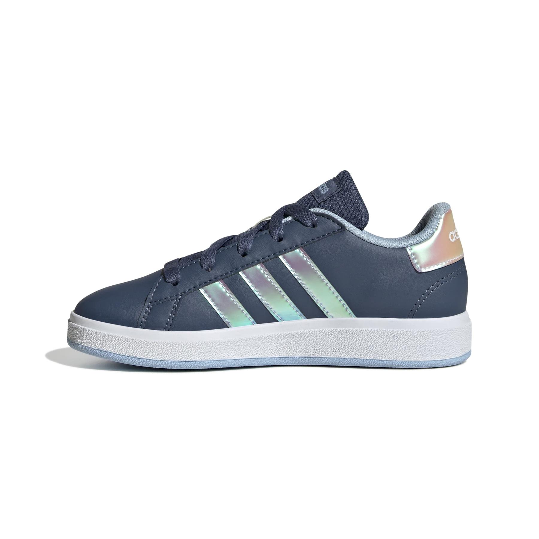 2/0/2025_adidas_jr6095_5_footwear_photography_side_medial_center_view_white.jpg