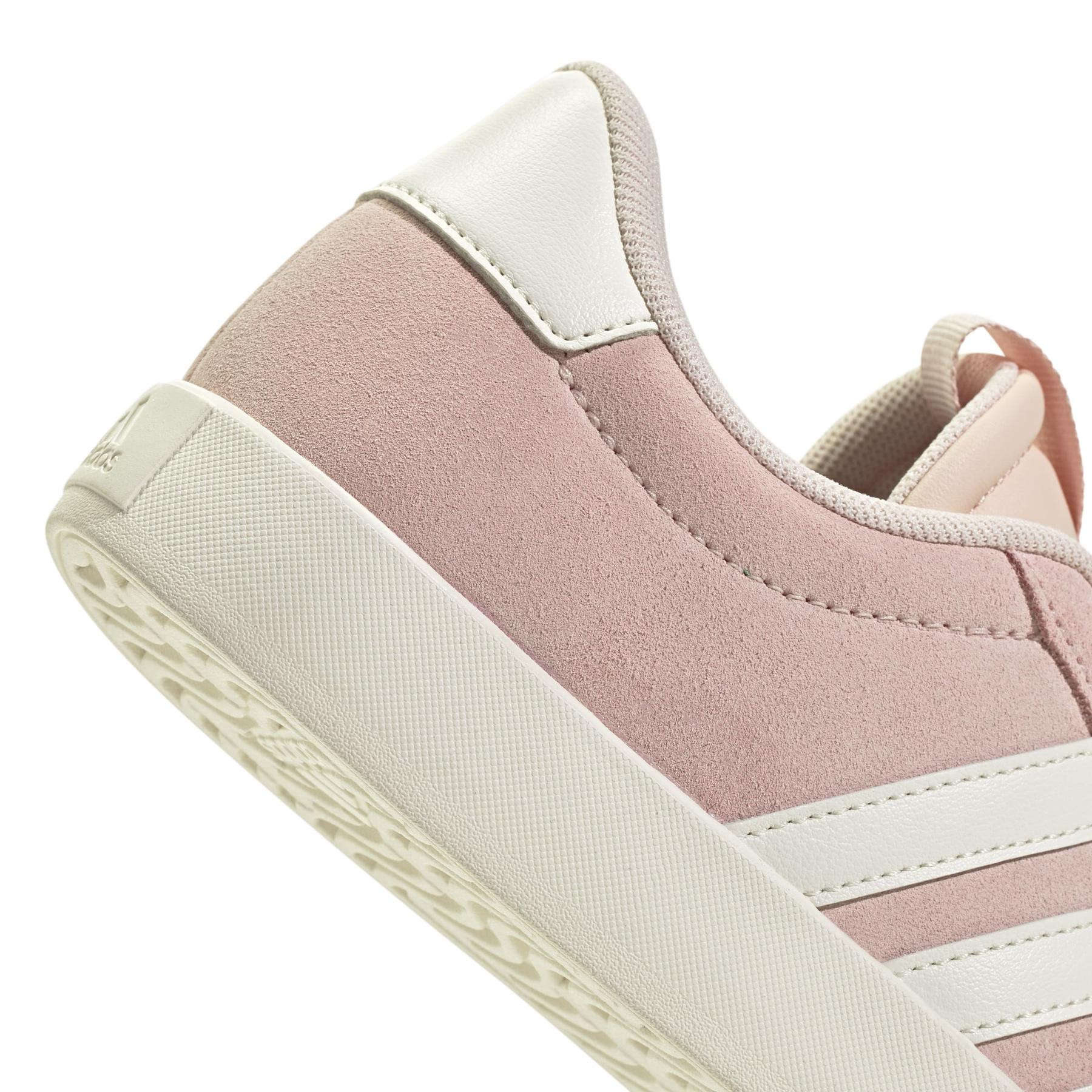 2/0/2025_adidas_jr8646_9_footwear_photography_detail_view_2_white.jpg