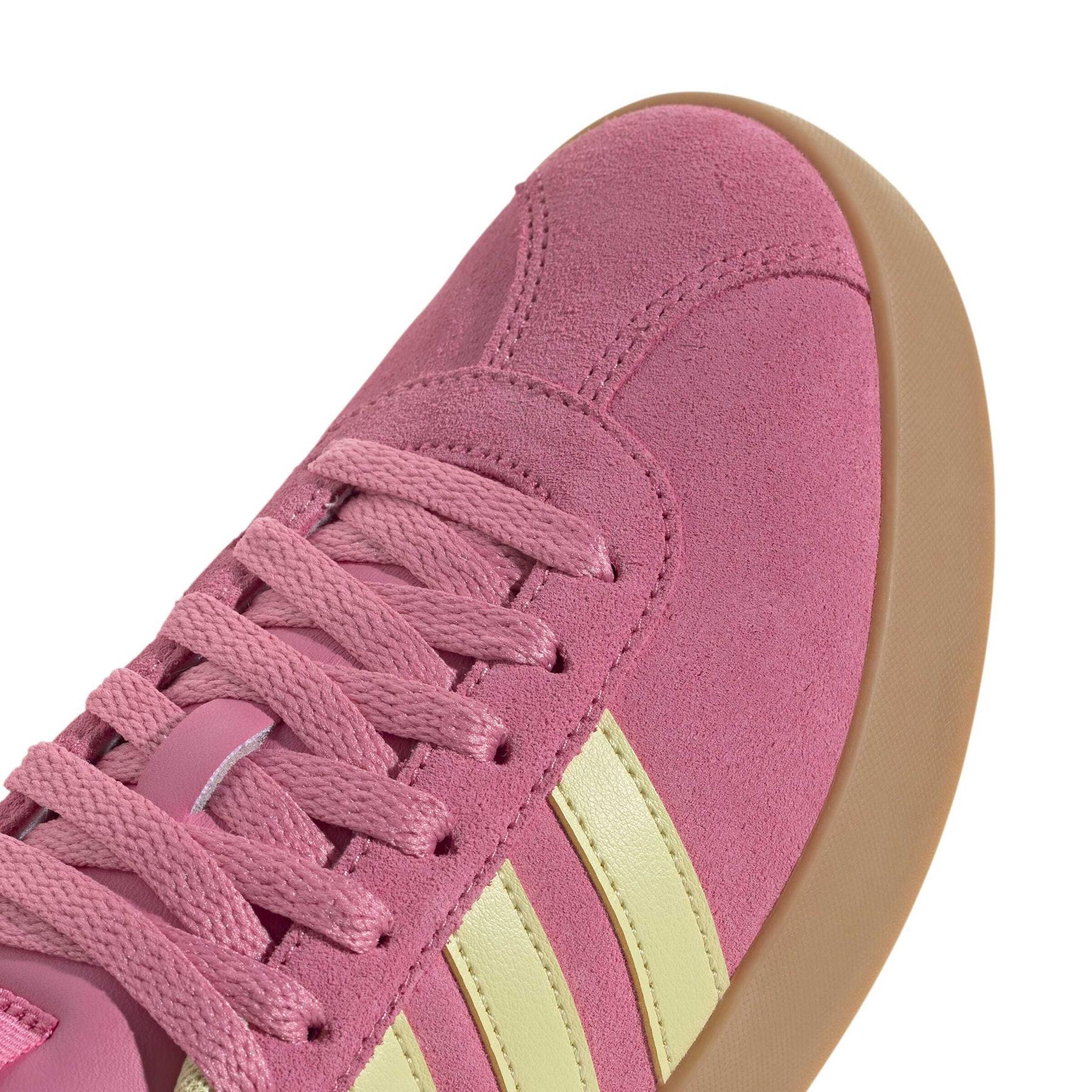 2/0/2025_adidas_jr8647_9_footwear_photography_detail_view_2_white.jpg