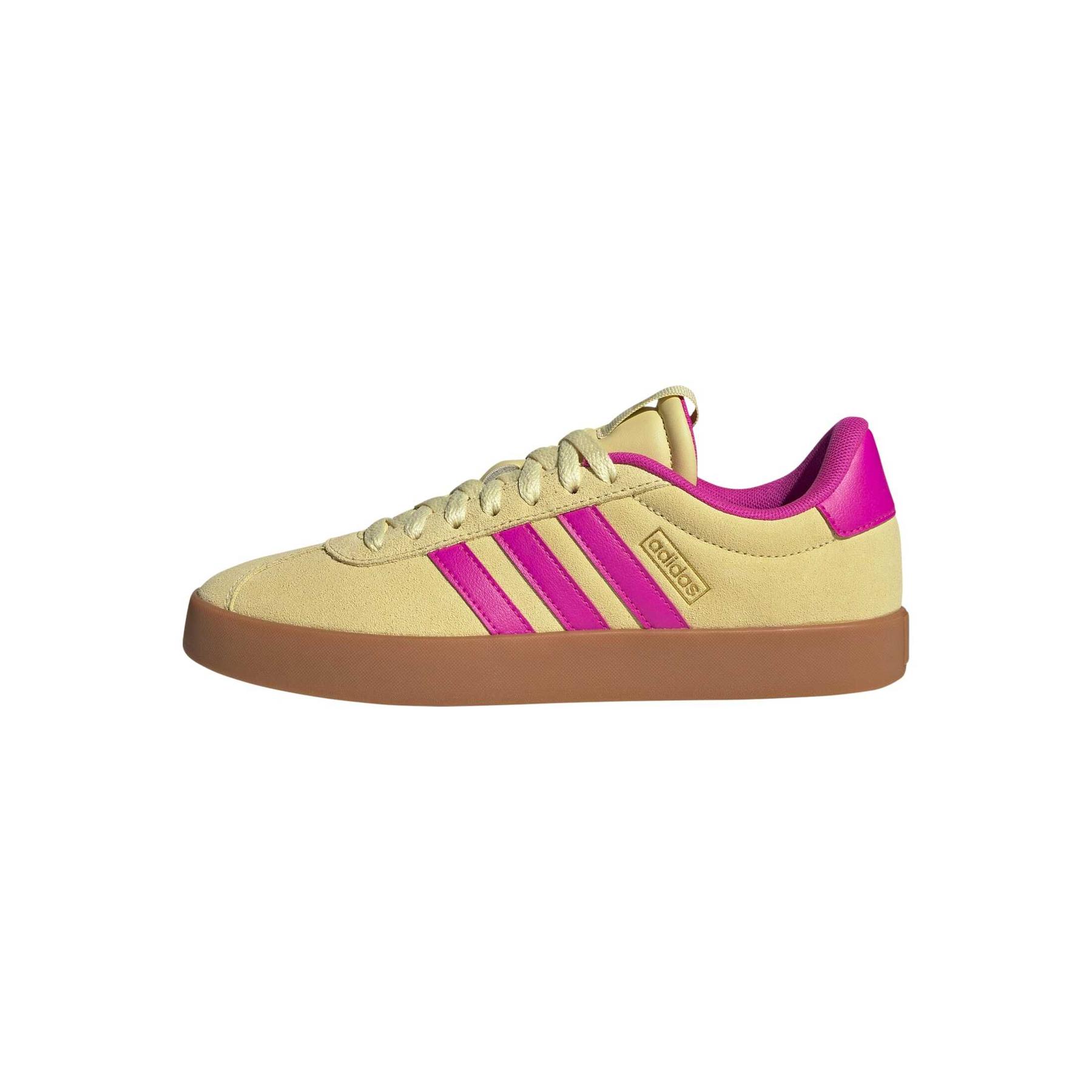 2/0/2025_adidas_jr8649_12_footwear_photography_left_side_center_lateral_view_white.jpg